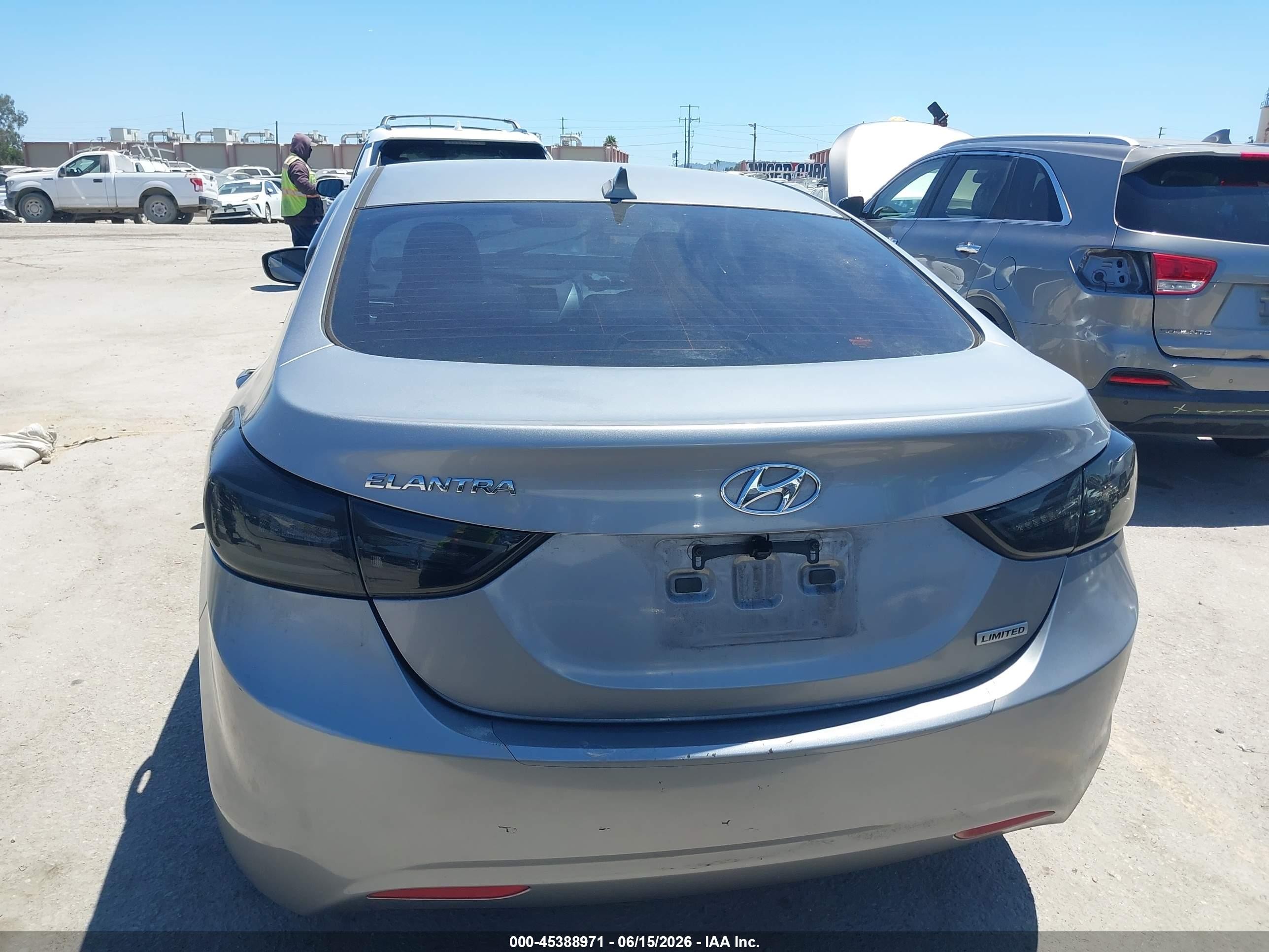 2013 Hyundai Elantra Limited Silver vin: KMHDH4AE6DU502324