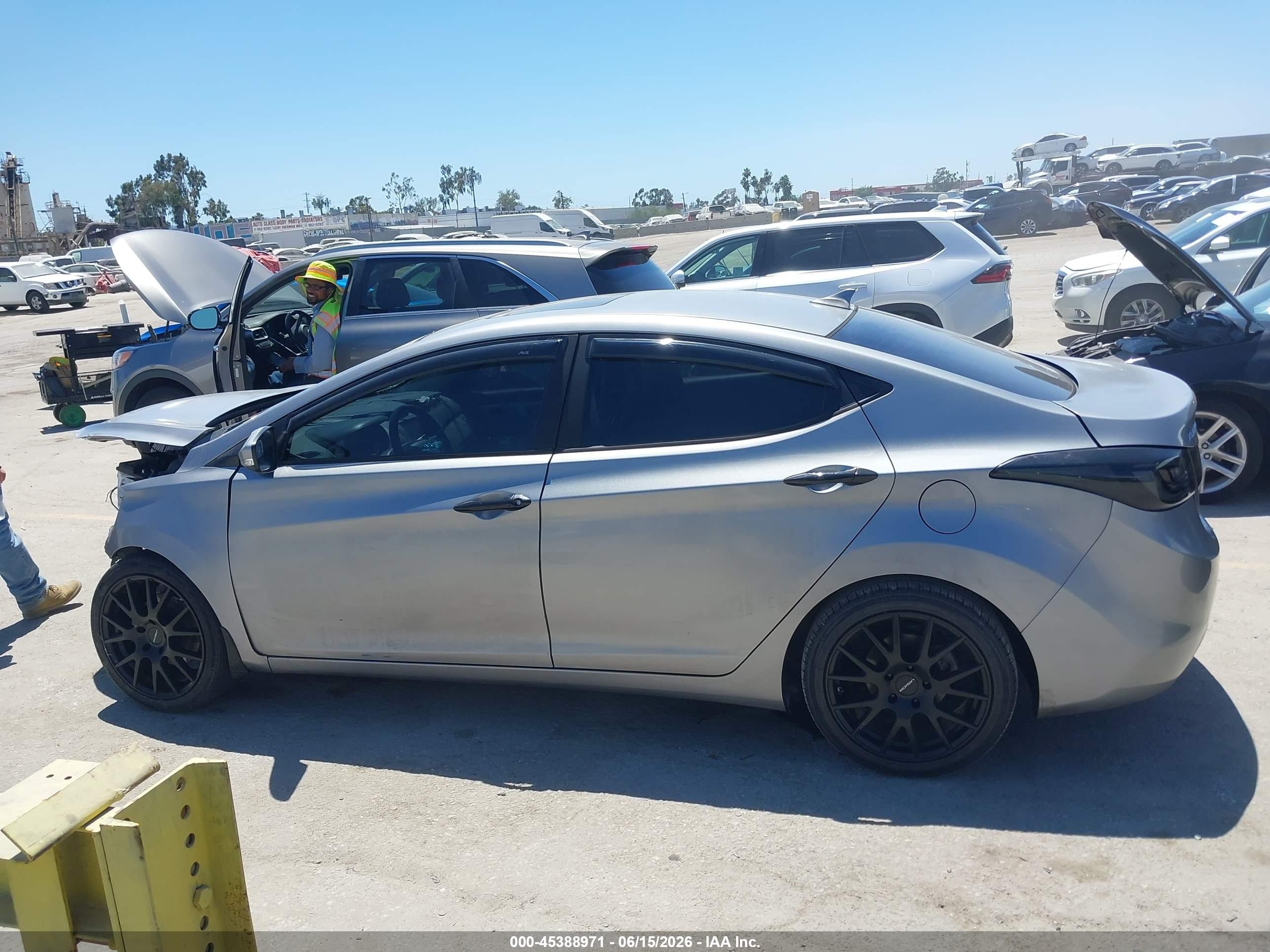 2013 Hyundai Elantra Limited Silver vin: KMHDH4AE6DU502324
