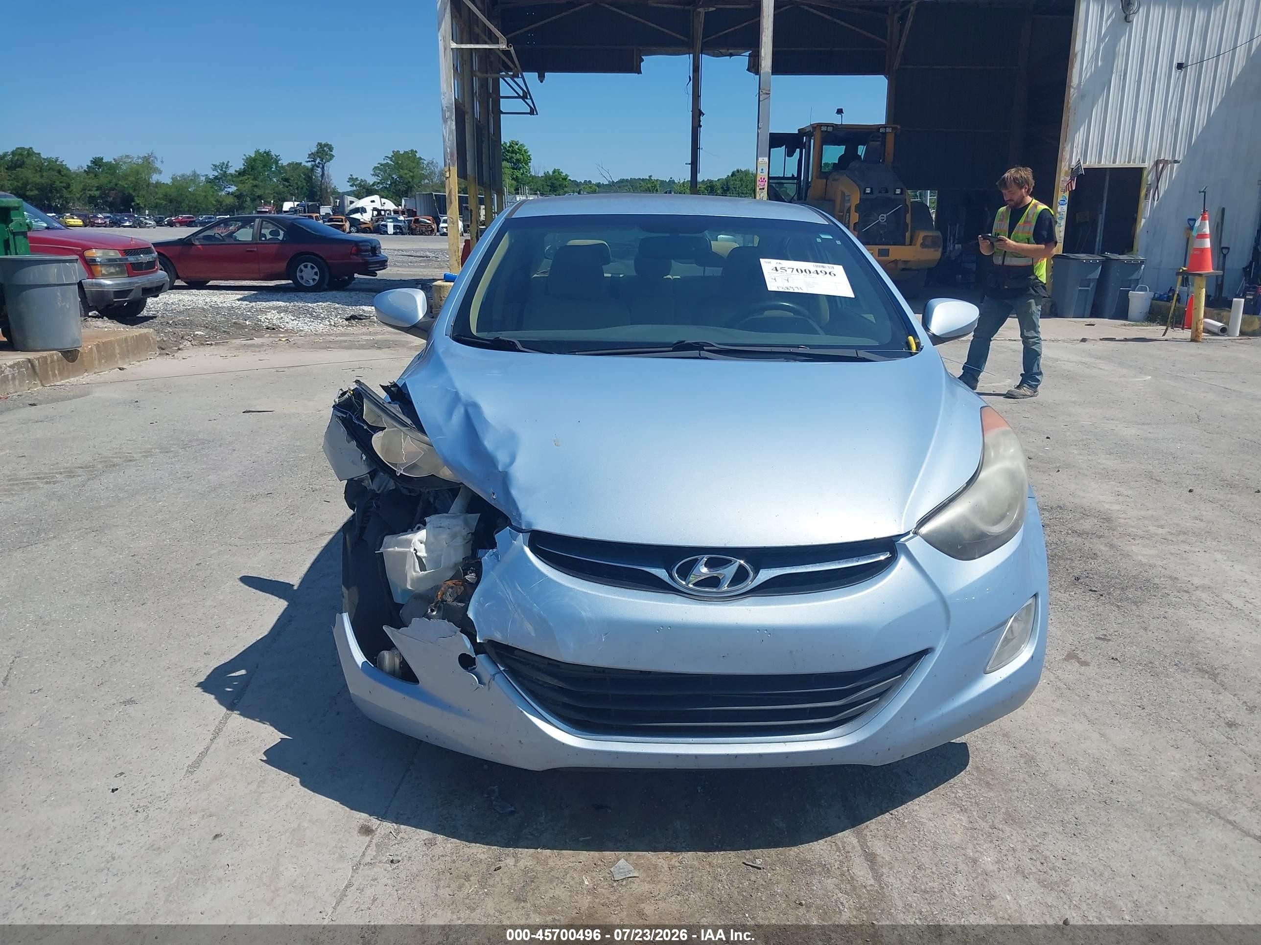 2013 Hyundai Elantra Gls Light Blue vin: KMHDH4AE6DU548185