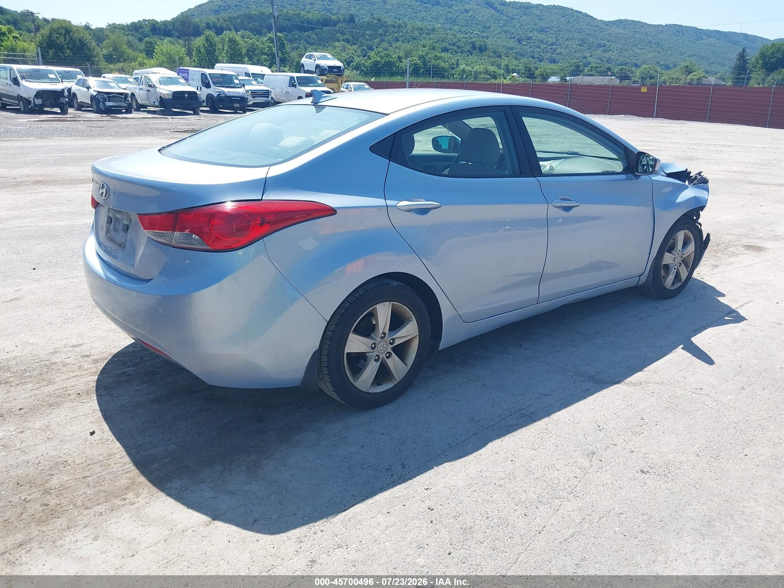 2013 Hyundai Elantra Gls Light Blue vin: KMHDH4AE6DU548185
