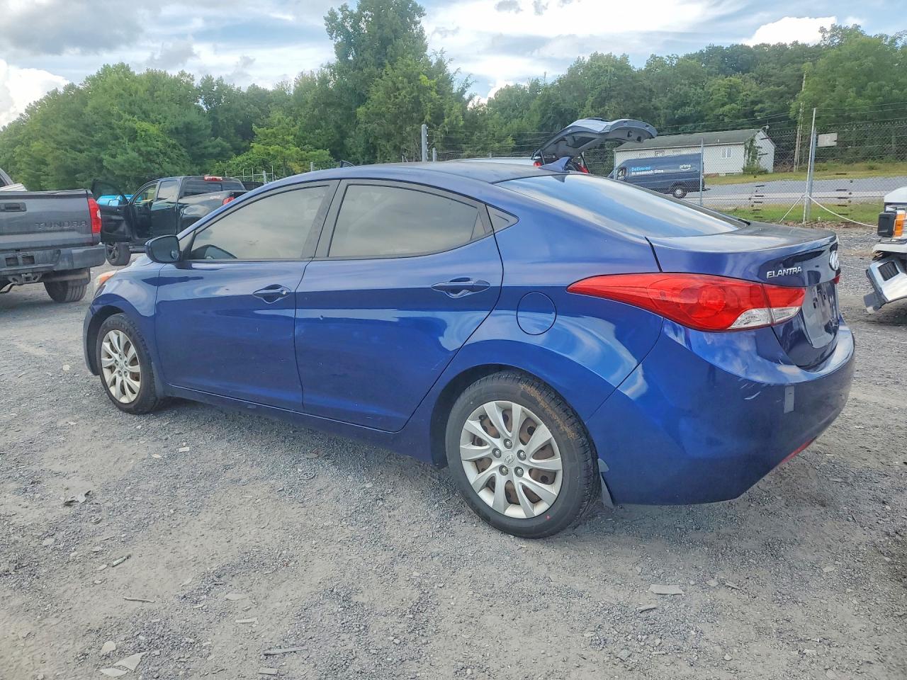 2013 Hyundai Elantra Gls Blue vin: KMHDH4AE6DU601452