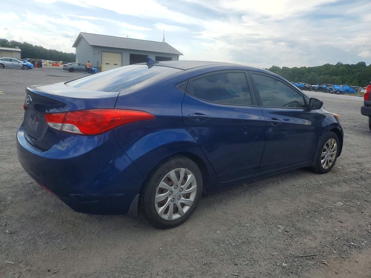 2013 Hyundai Elantra Gls Blue vin: KMHDH4AE6DU601452
