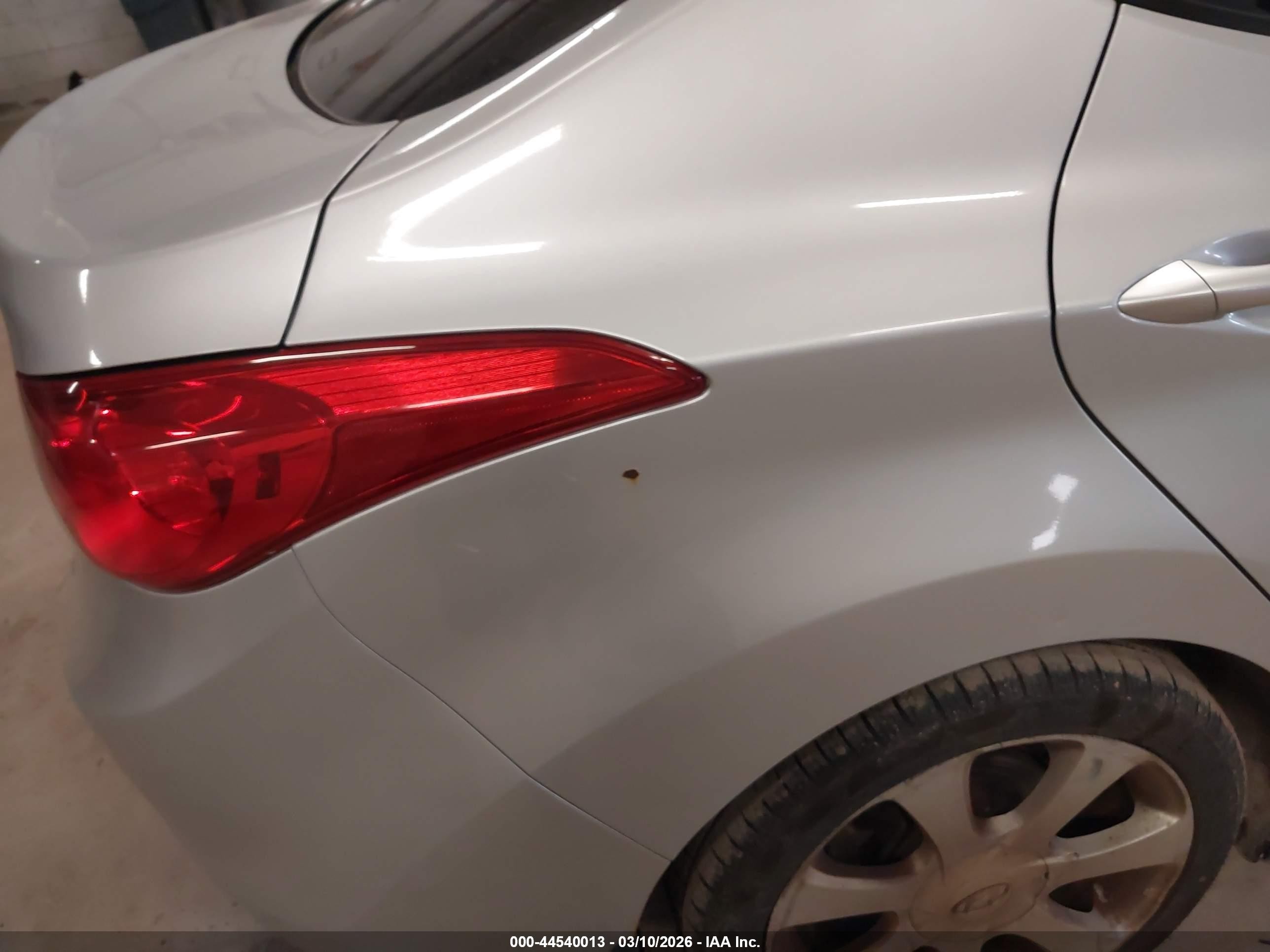 2013 Hyundai Elantra Limited Silver vin: KMHDH4AE6DU614394
