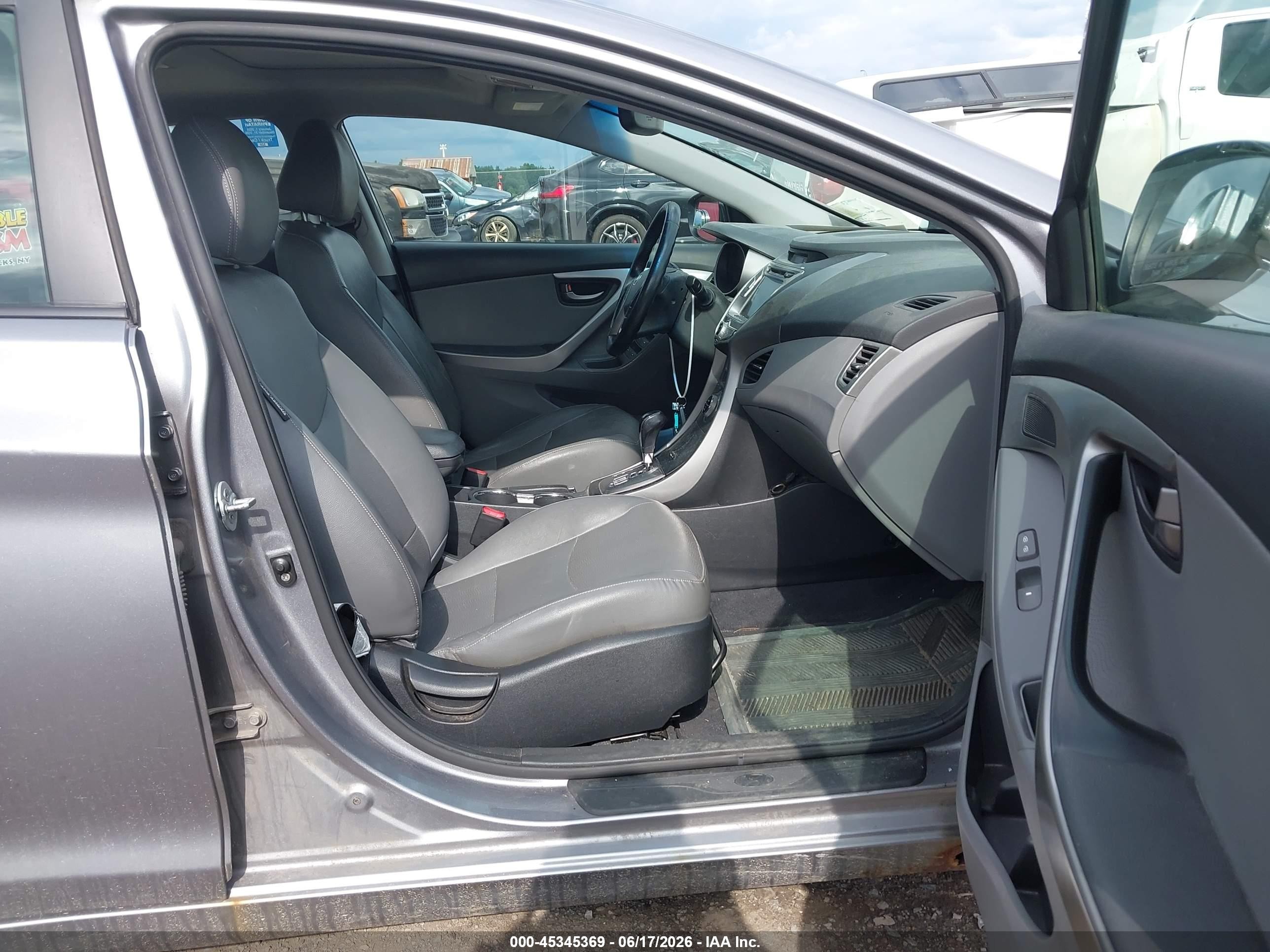 2013 Hyundai Elantra Limited Silver vin: KMHDH4AE6DU620227