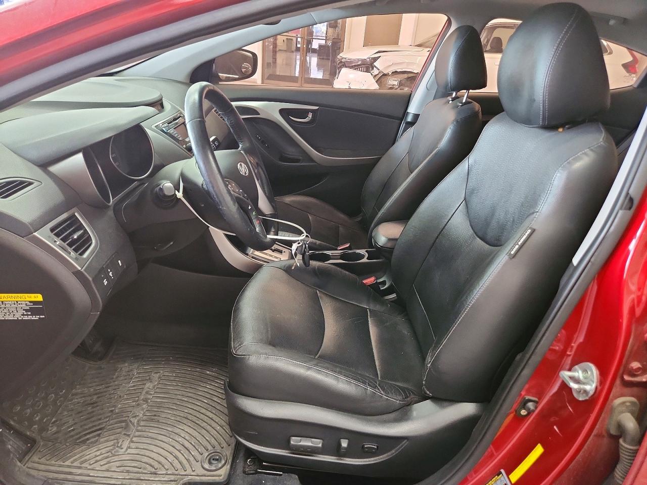 2013 Hyundai Elantra Limited Red vin: KMHDH4AE6DU864461