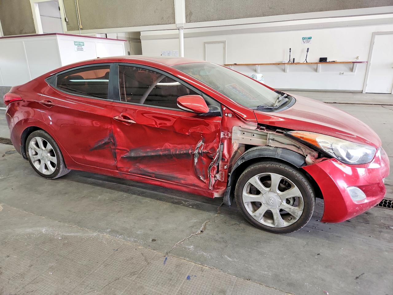 2013 Hyundai Elantra Limited Red vin: KMHDH4AE6DU864461