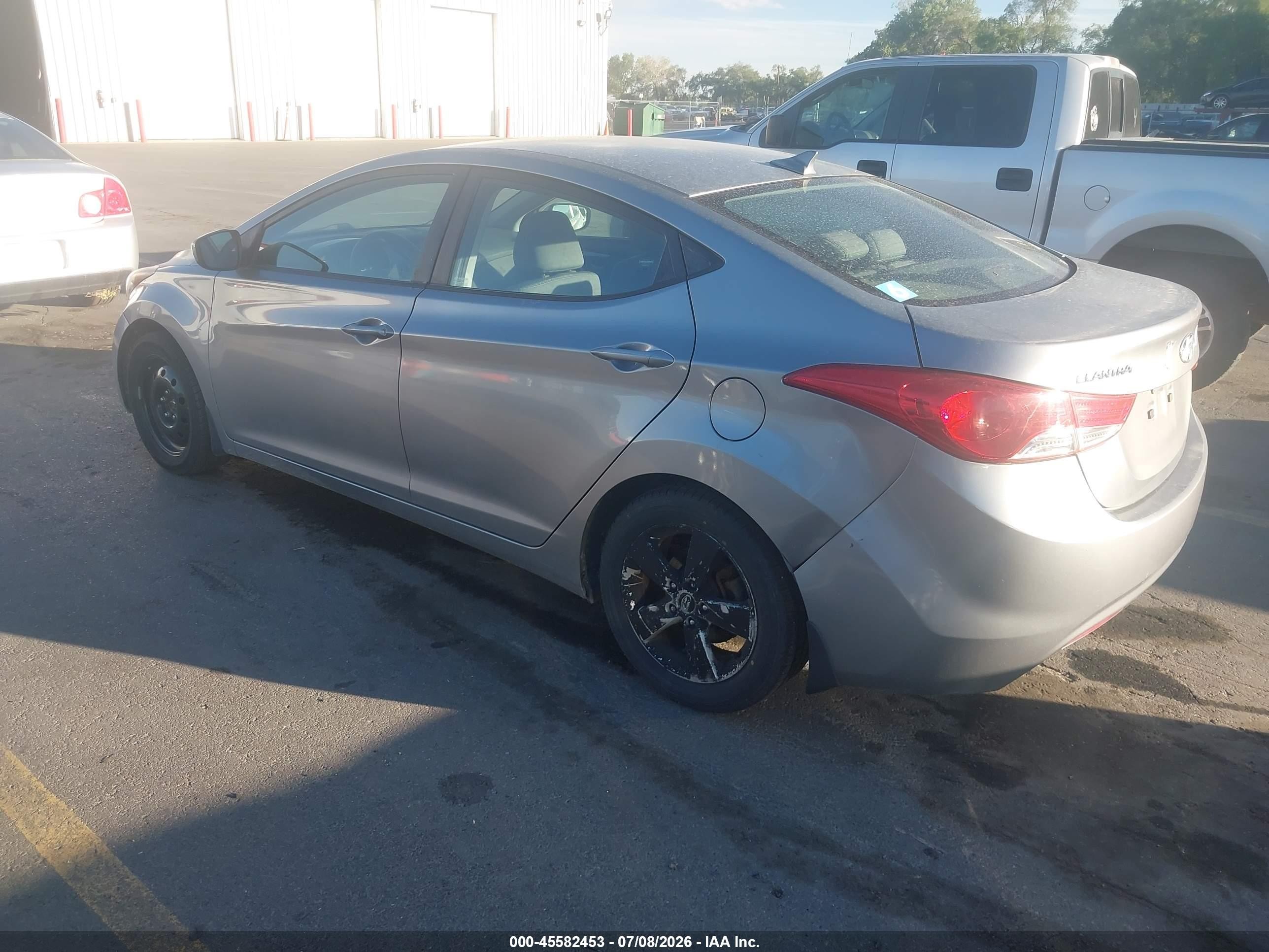 2013 Hyundai Elantra Gls Серебряный vin: KMHDH4AE6DU948859