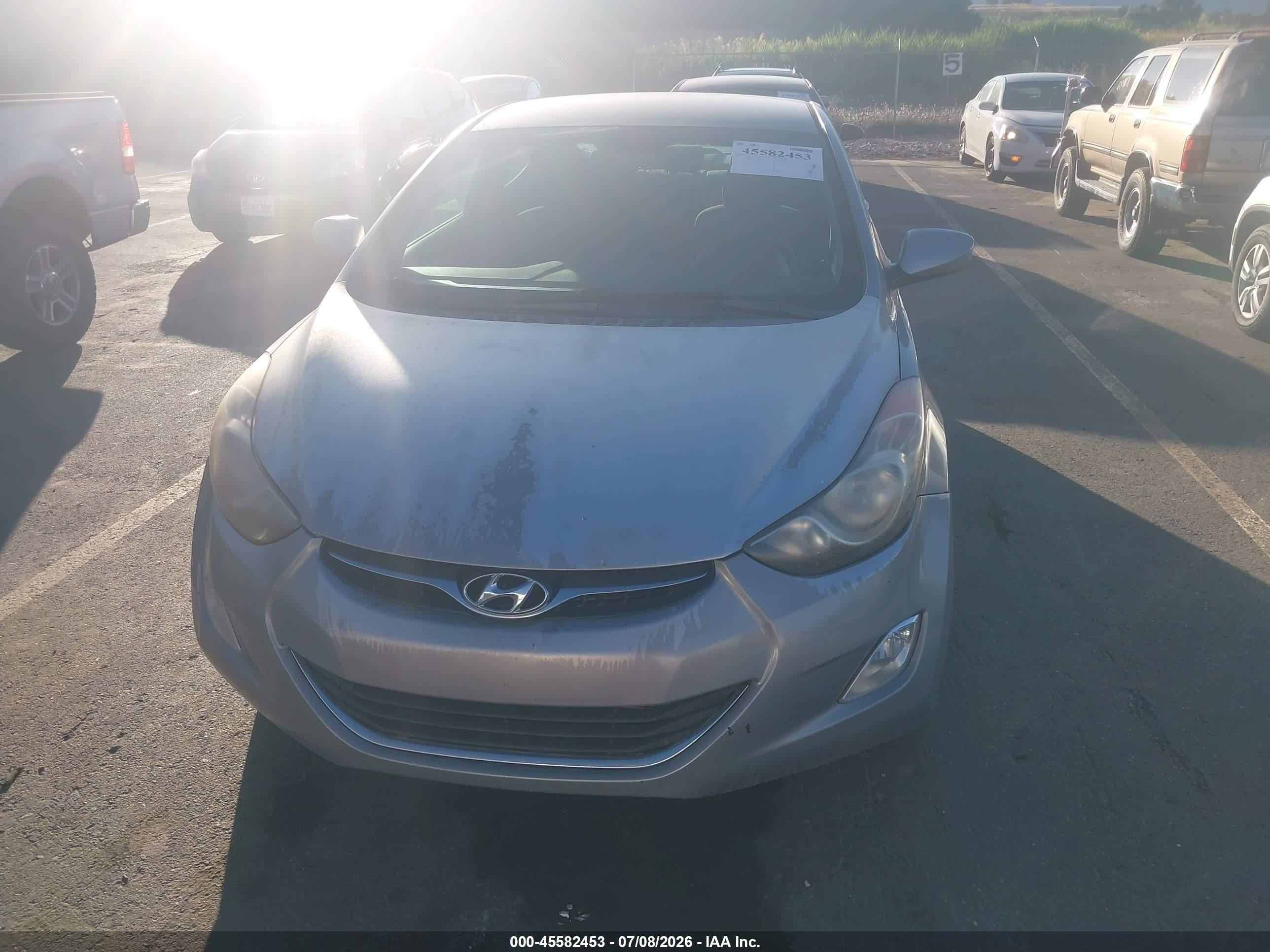 2013 Hyundai Elantra Gls Серебряный vin: KMHDH4AE6DU948859