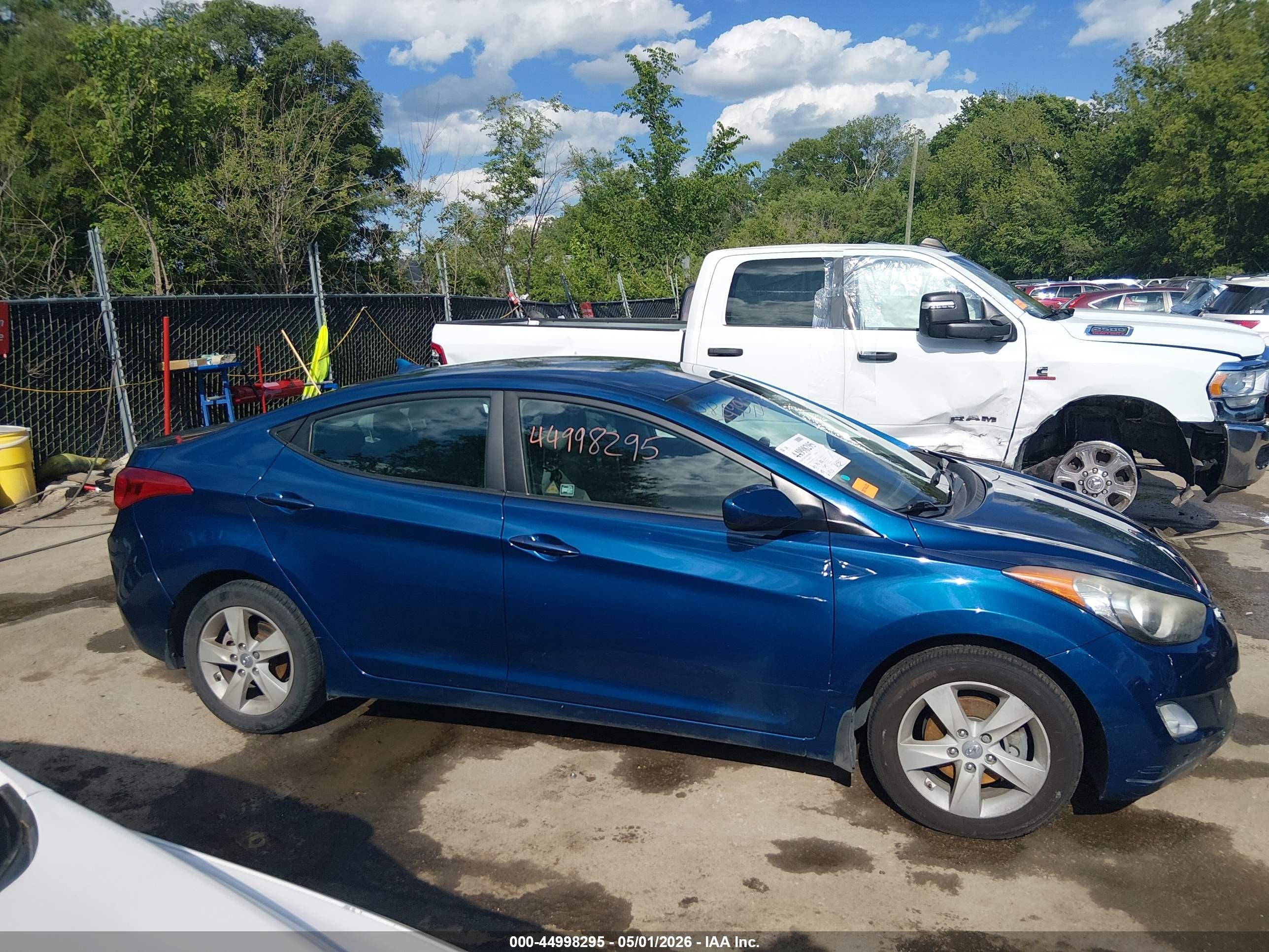 2013 Hyundai Elantra Gls Синий vin: KMHDH4AE6DU998032