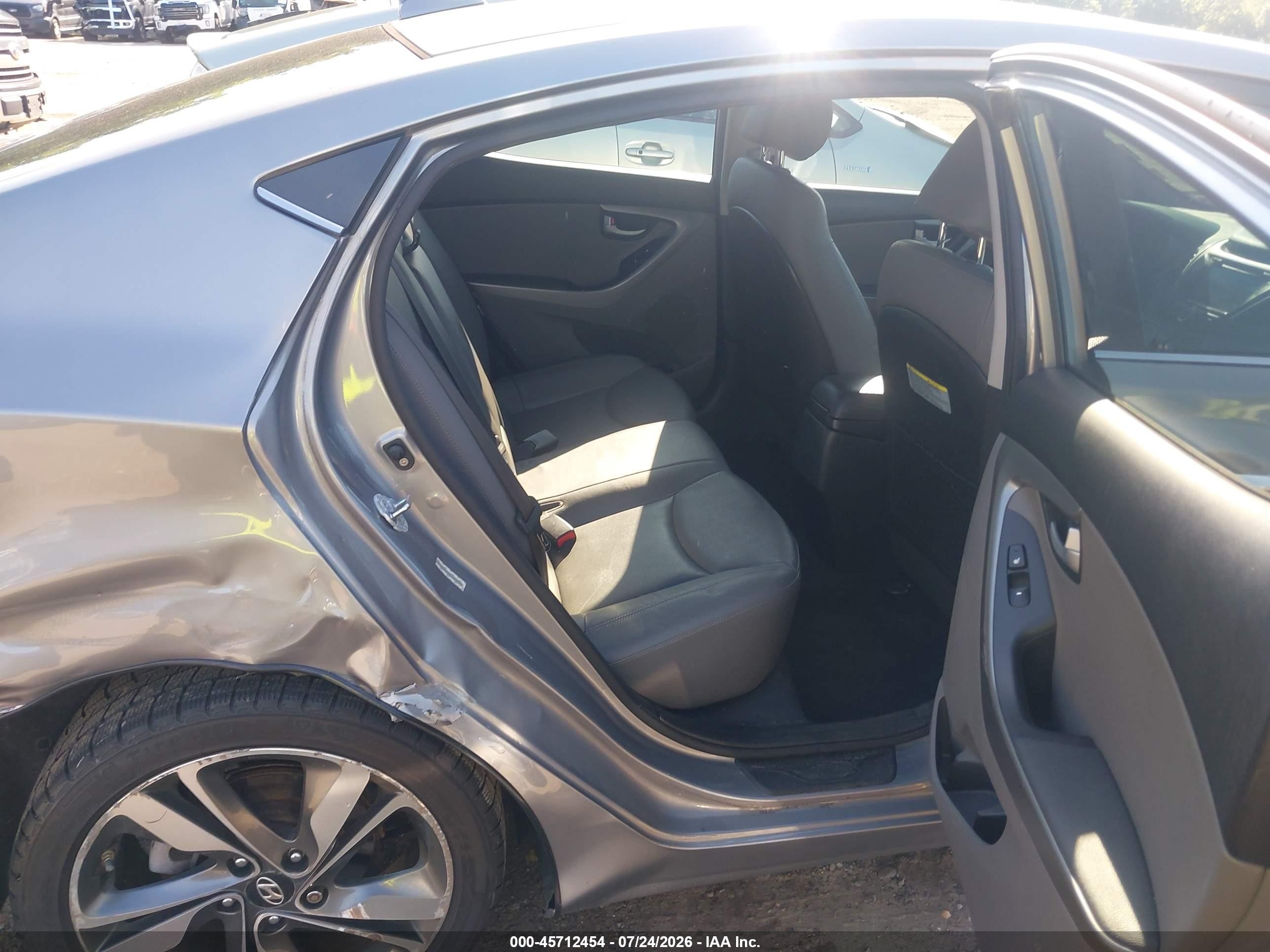 2014 Hyundai Elantra Limited Silver vin: KMHDH4AE6EU105889