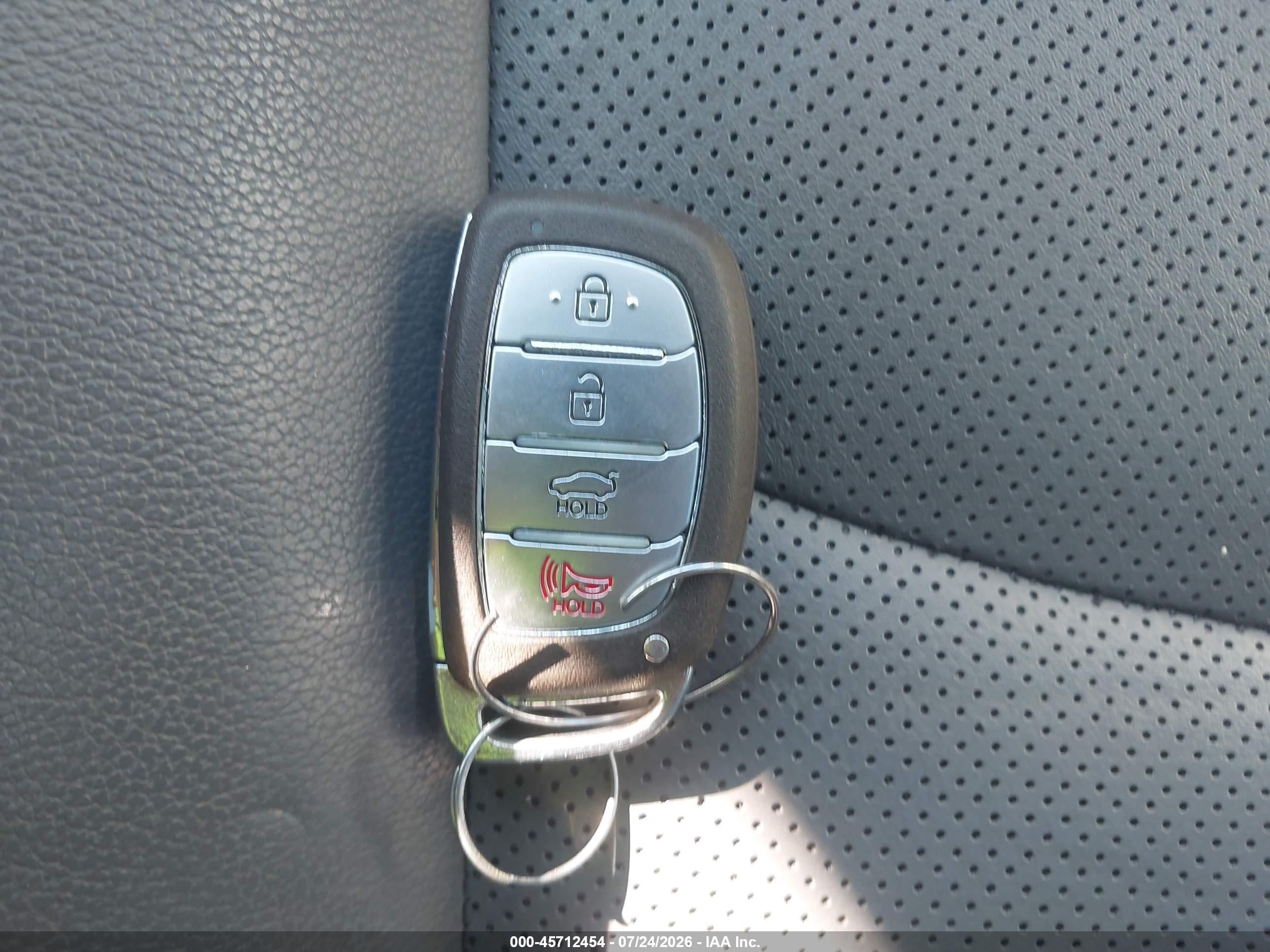 2014 Hyundai Elantra Limited Silver vin: KMHDH4AE6EU105889