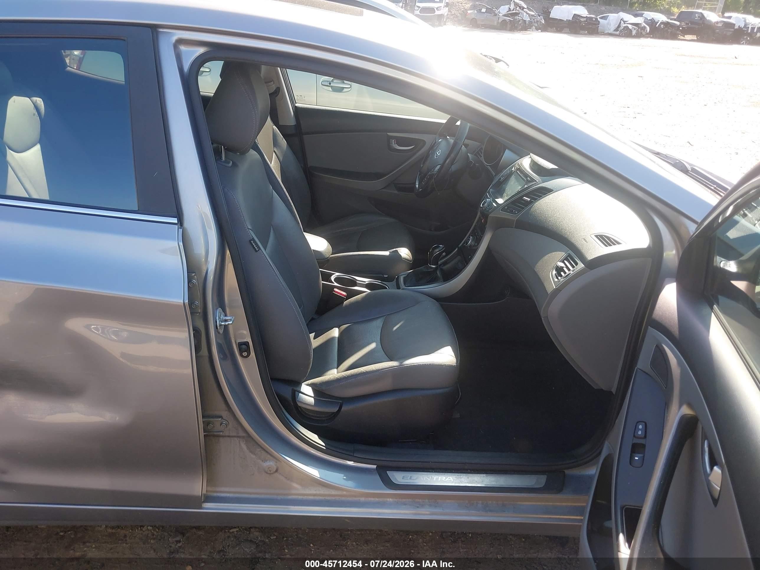 2014 Hyundai Elantra Limited Silver vin: KMHDH4AE6EU105889