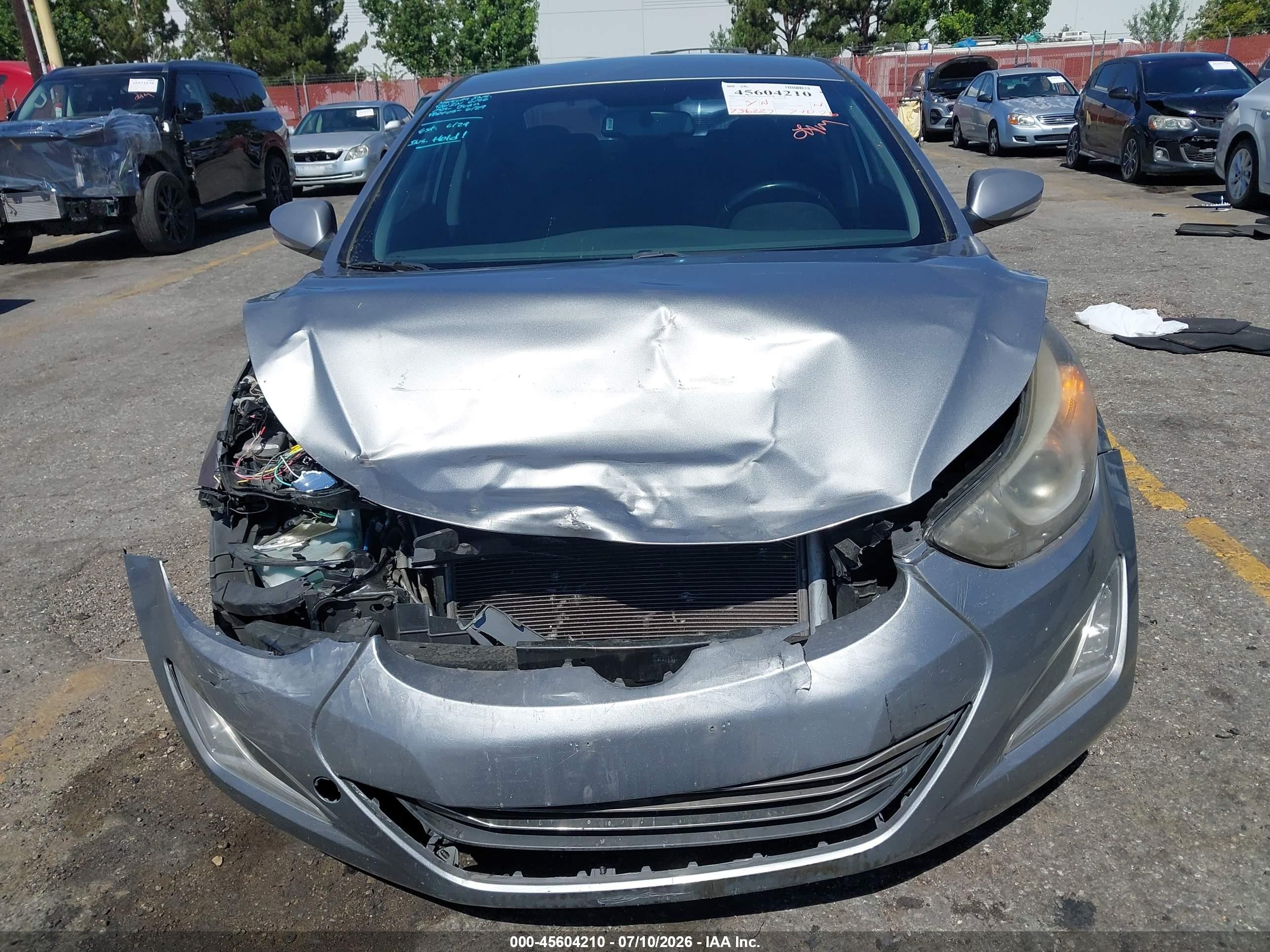 2014 Hyundai Elantra Limited Silver vin: KMHDH4AE6EU121820