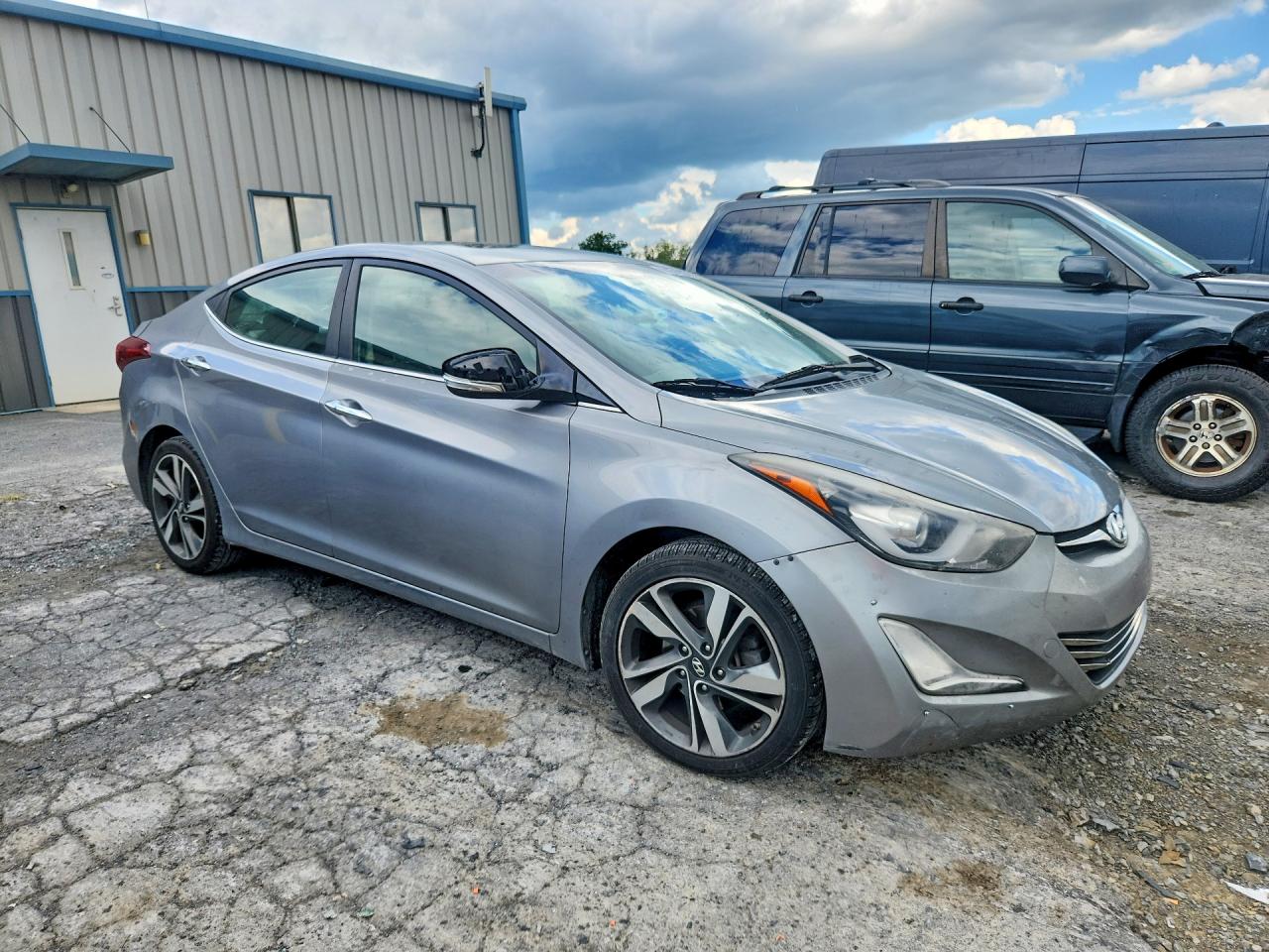 2015 Hyundai Elantra Limited Silver vin: KMHDH4AE6FU222969