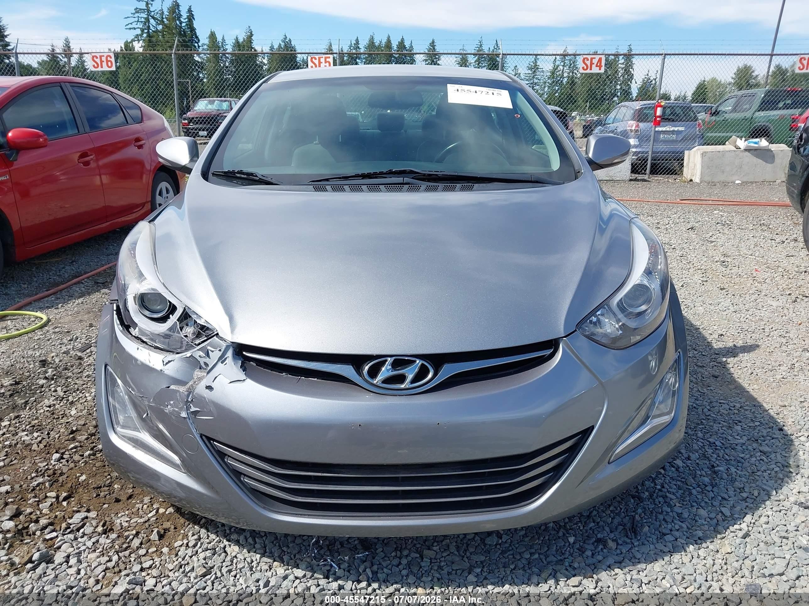 2015 Hyundai Elantra Limited Серебряный vin: KMHDH4AE6FU258063
