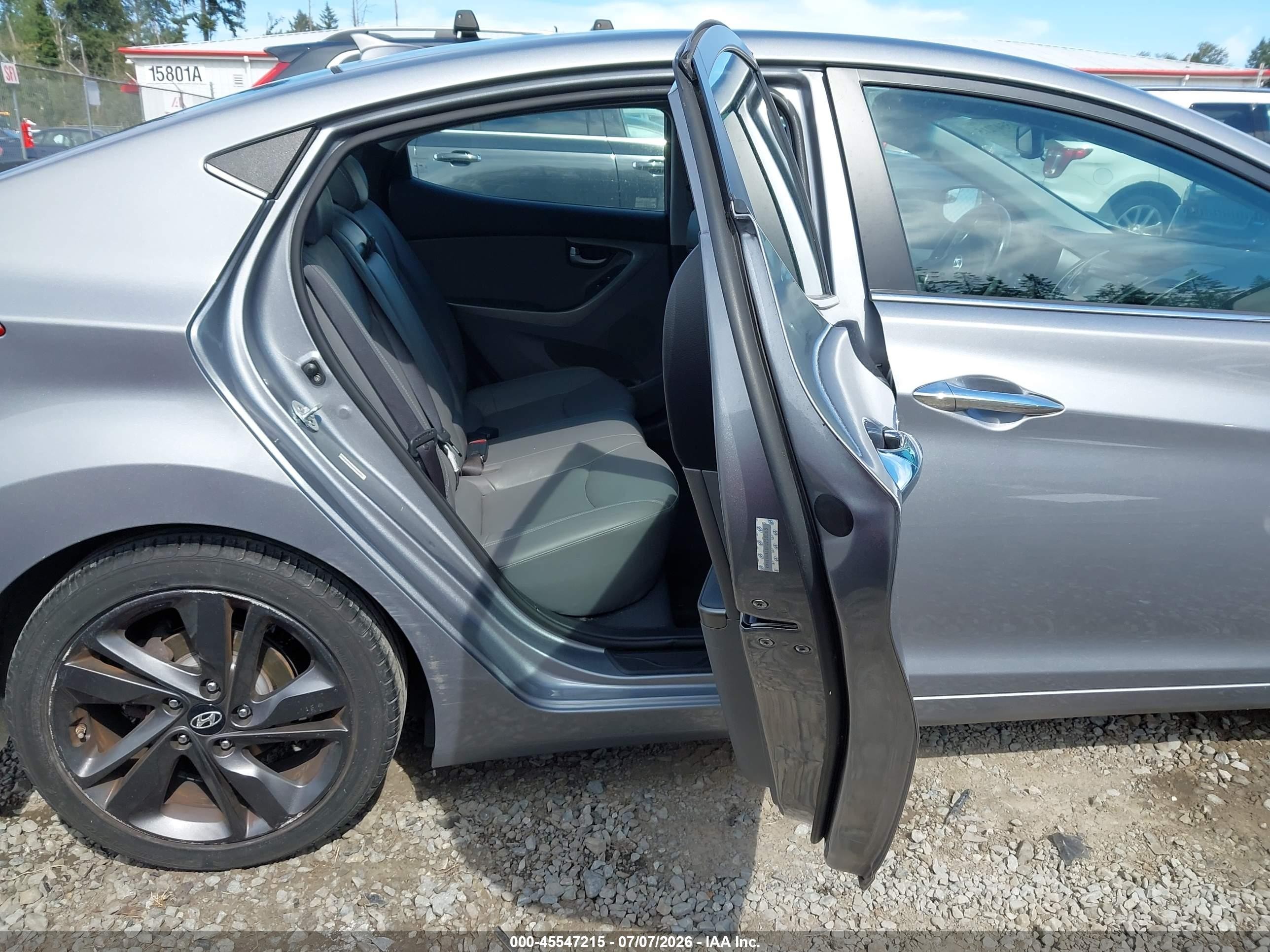 2015 Hyundai Elantra Limited Серебряный vin: KMHDH4AE6FU258063