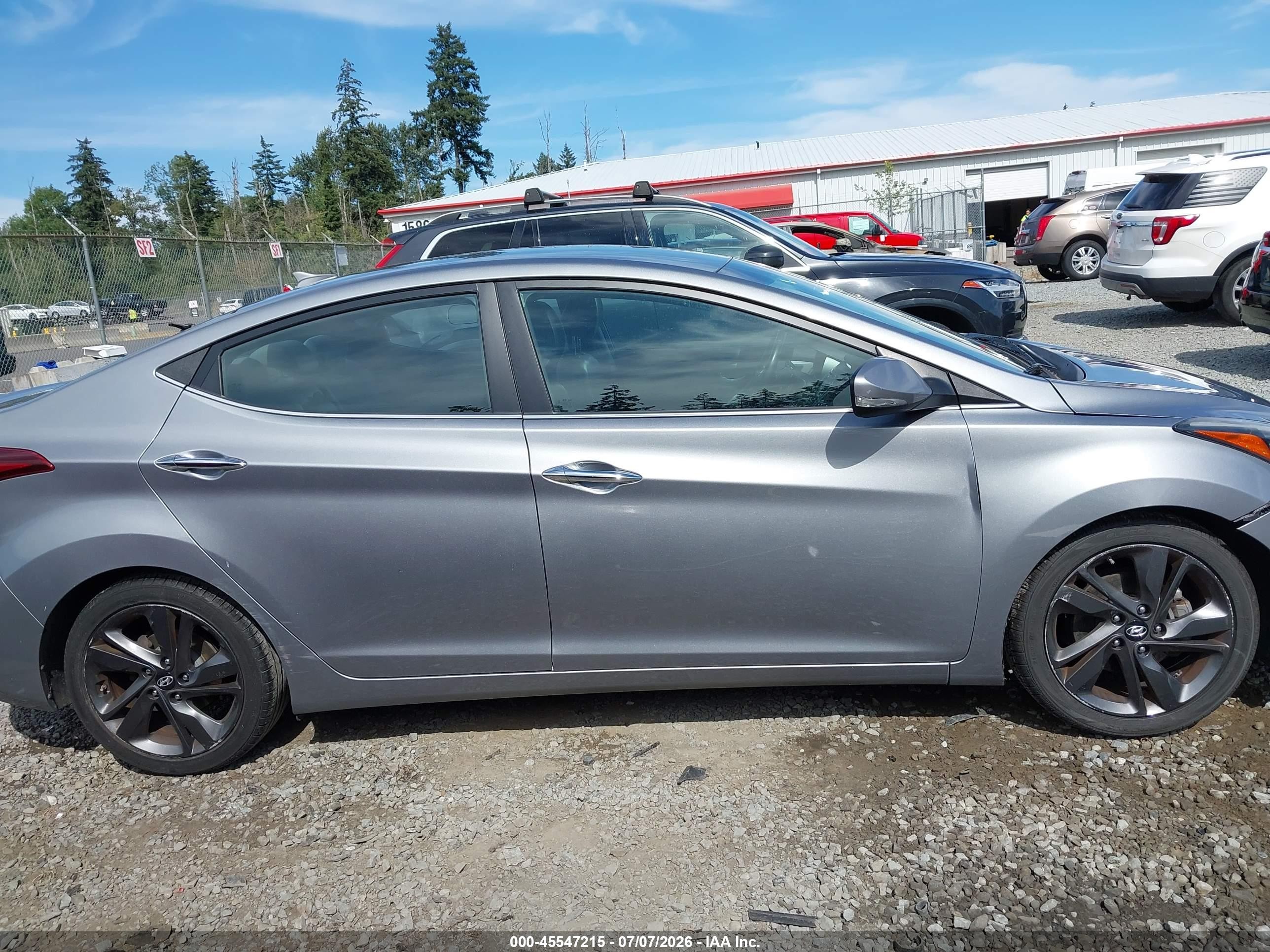 2015 Hyundai Elantra Limited Серебряный vin: KMHDH4AE6FU258063