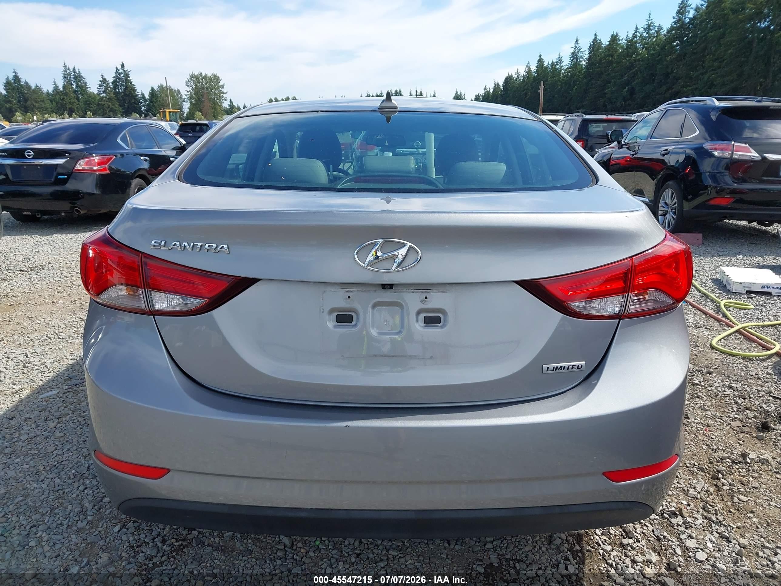 2015 Hyundai Elantra Limited Серебряный vin: KMHDH4AE6FU258063