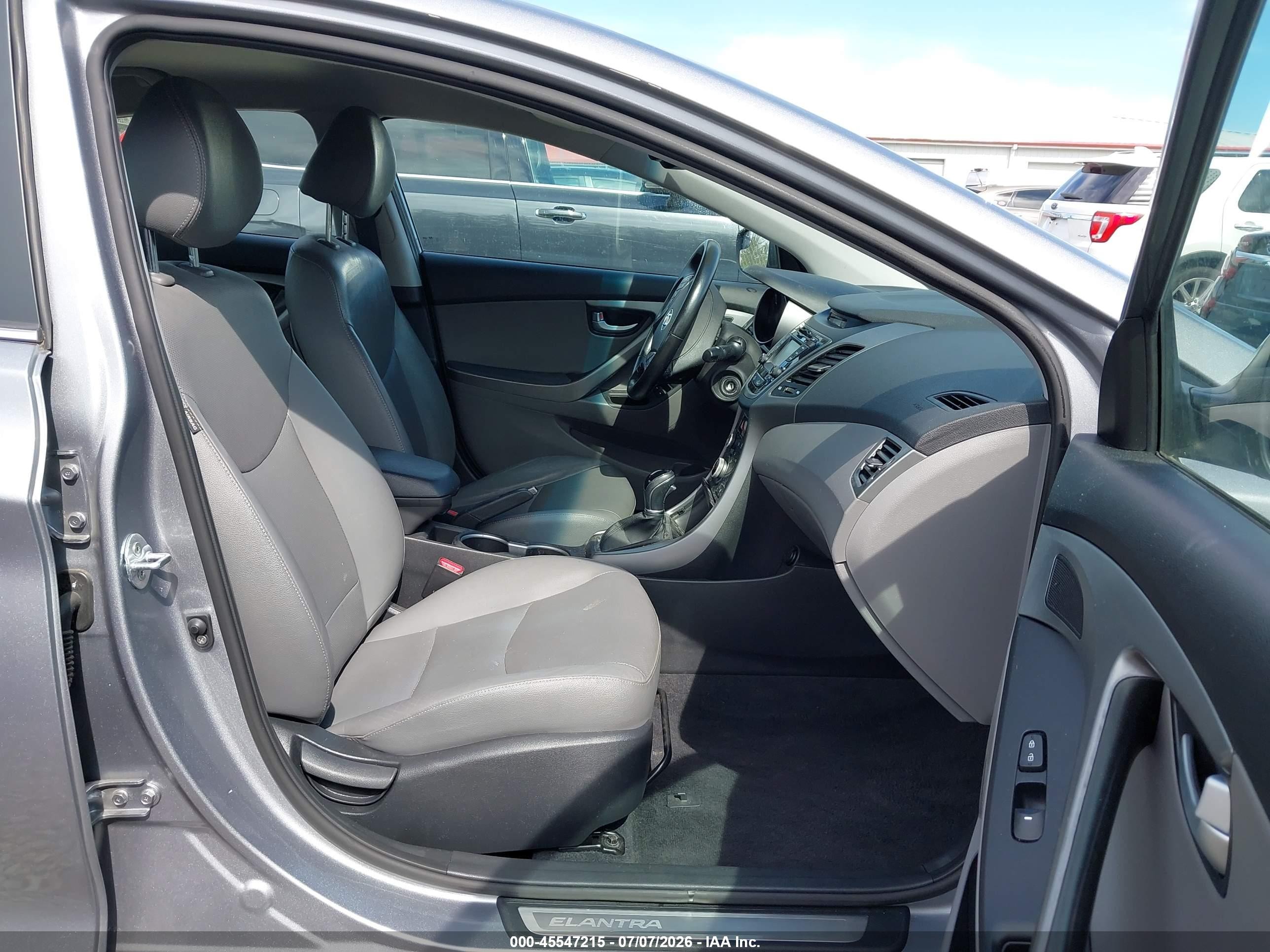 2015 Hyundai Elantra Limited Серебряный vin: KMHDH4AE6FU258063