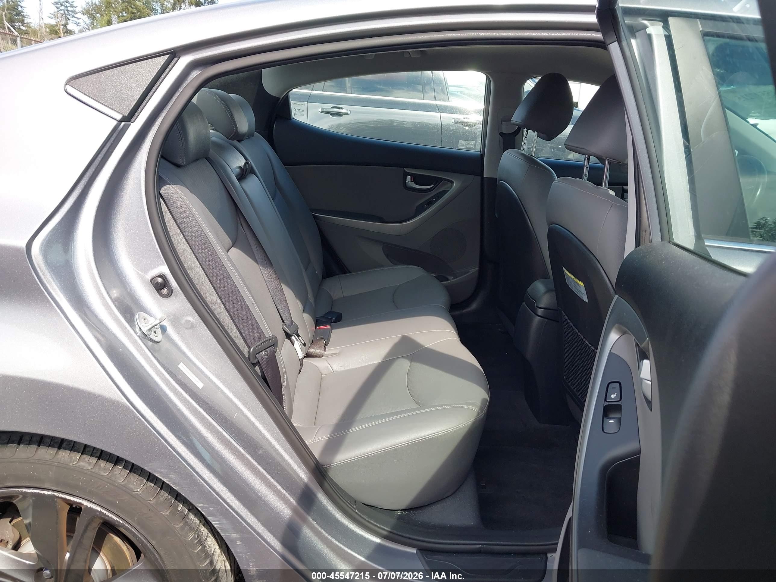 2015 Hyundai Elantra Limited Серебряный vin: KMHDH4AE6FU258063