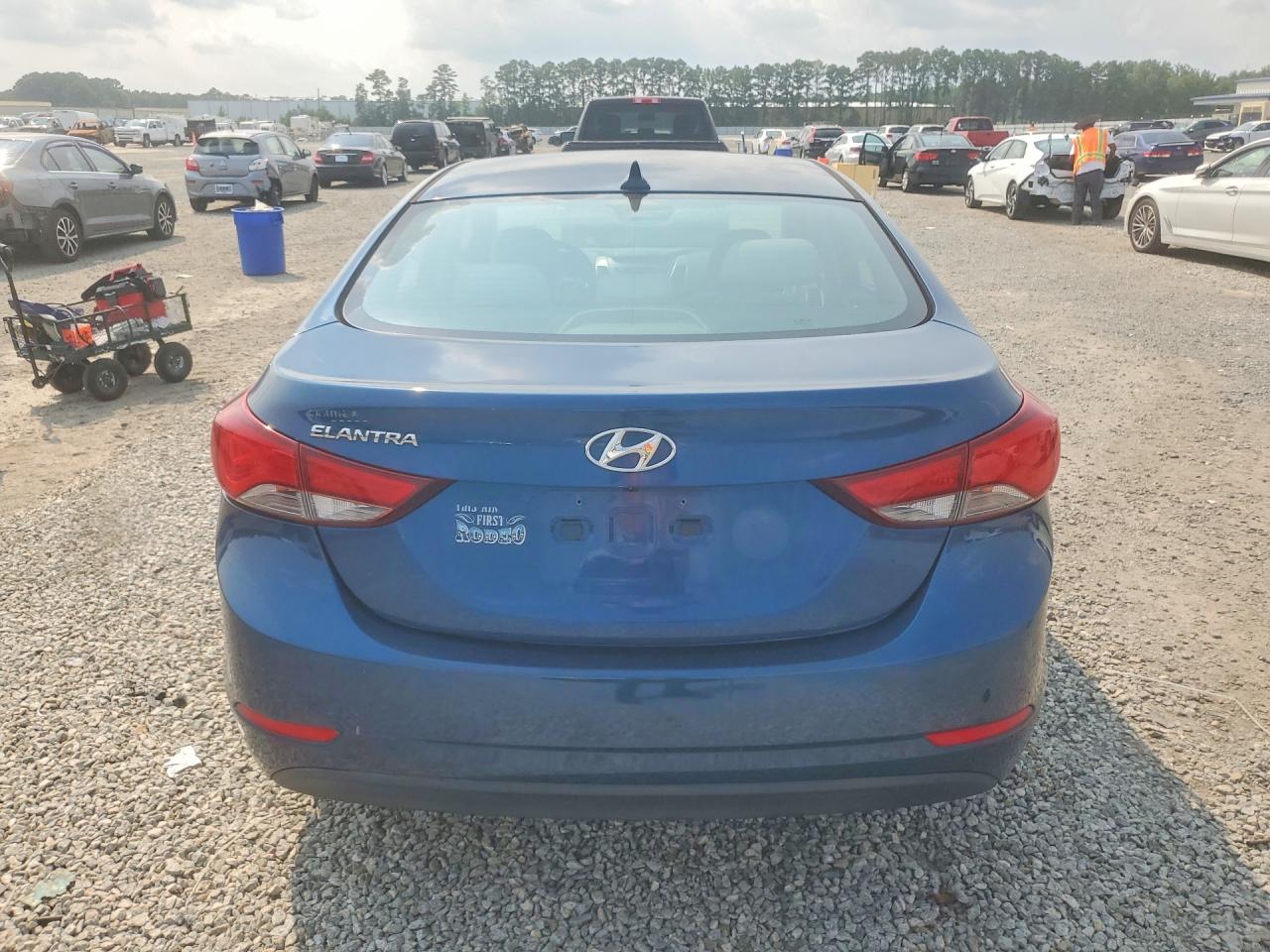 2015 Hyundai Elantra Se Blue vin: KMHDH4AE6FU278443