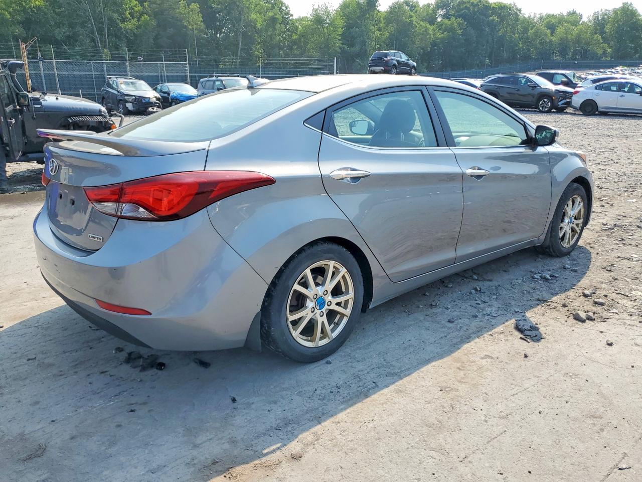2015 Hyundai Elantra Limited Silver vin: KMHDH4AE6FU327799