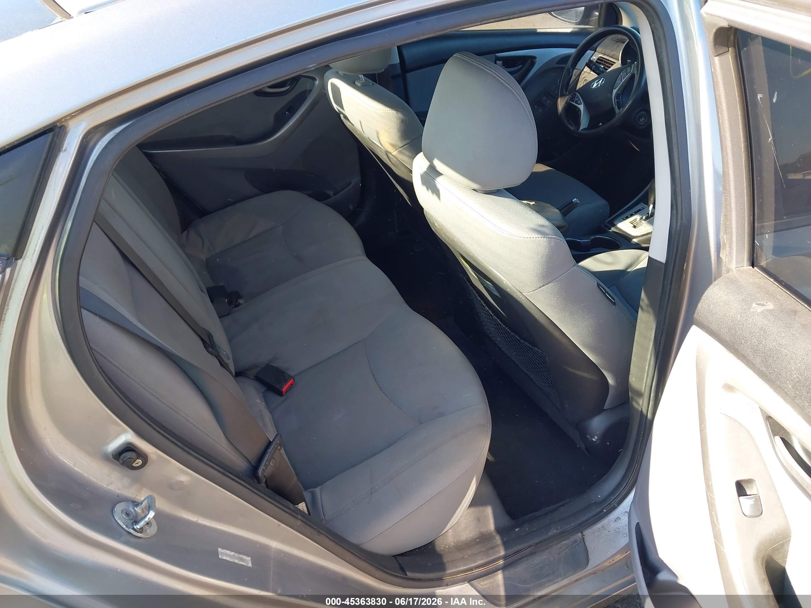 2012 Hyundai Elantra Gls (ulsan Plant) Silver vin: KMHDH4AE7CU233930