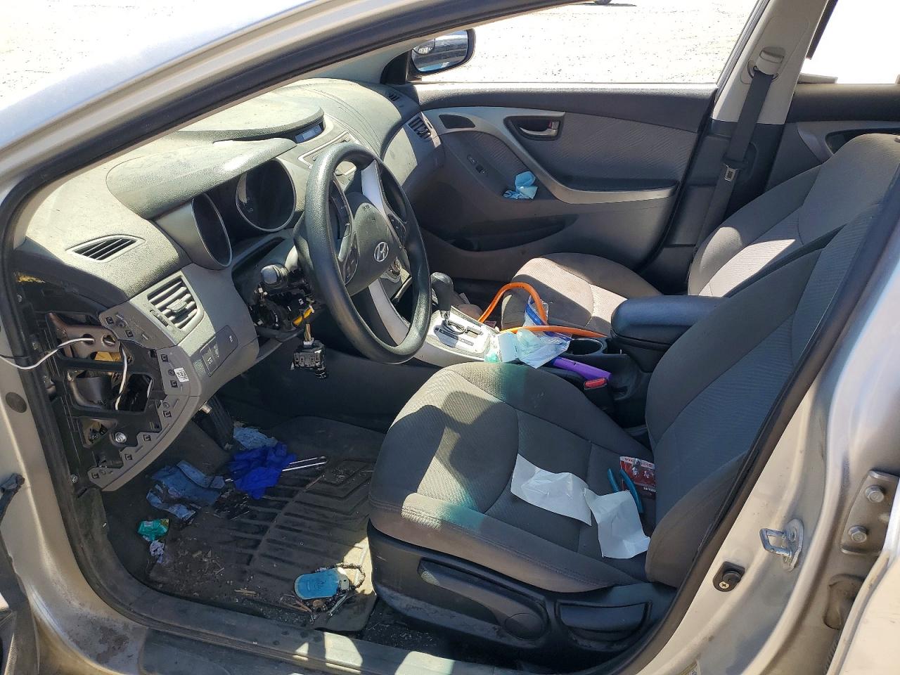 2012 Hyundai Elantra Gl Silver vin: KMHDH4AE7CU349435