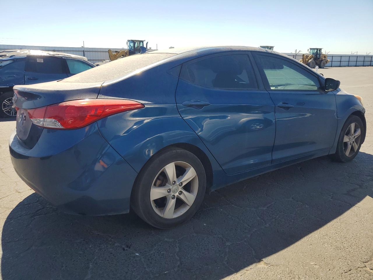2013 Hyundai Elantra Gls Blue vin: KMHDH4AE7DU010725