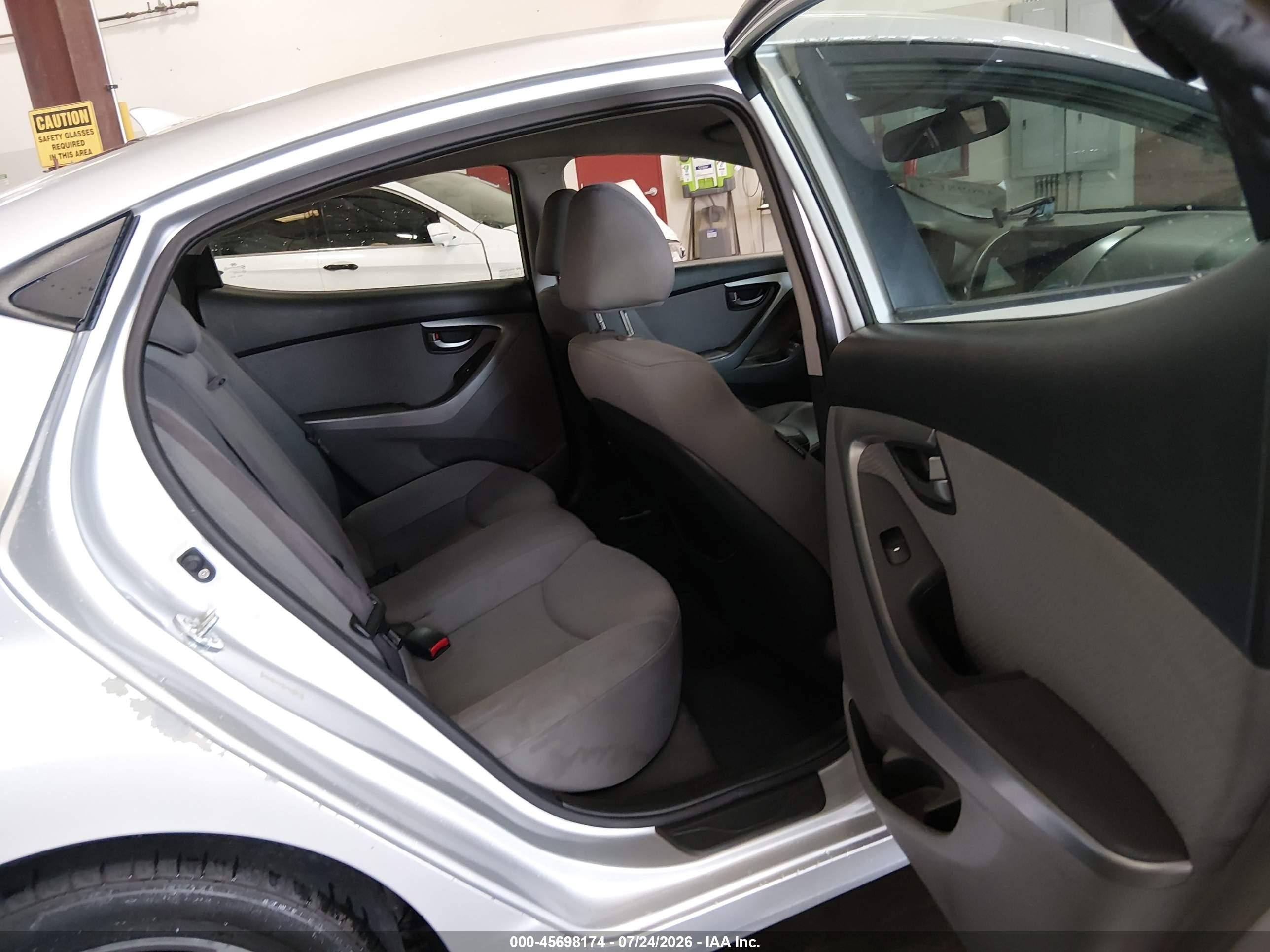 2013 Hyundai Elantra Gls Серебряный vin: KMHDH4AE7DU606658