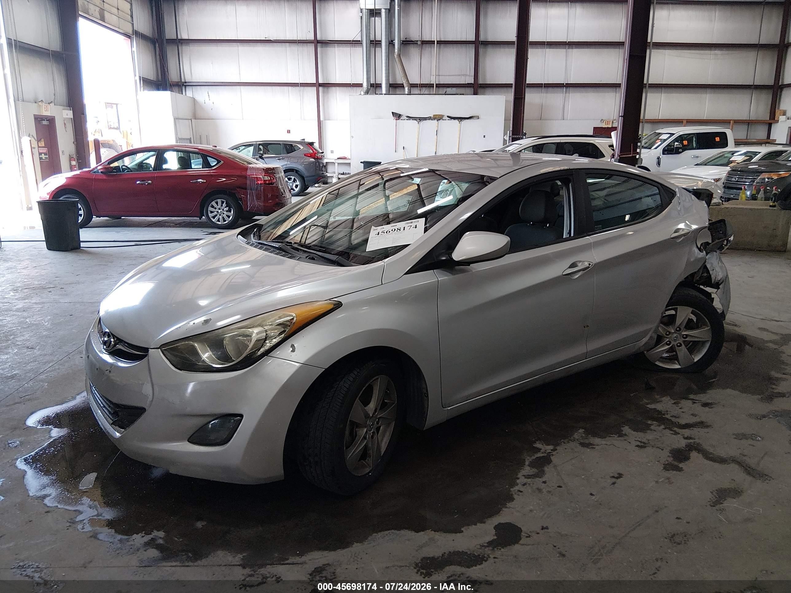 2013 Hyundai Elantra Gls Серебряный vin: KMHDH4AE7DU606658