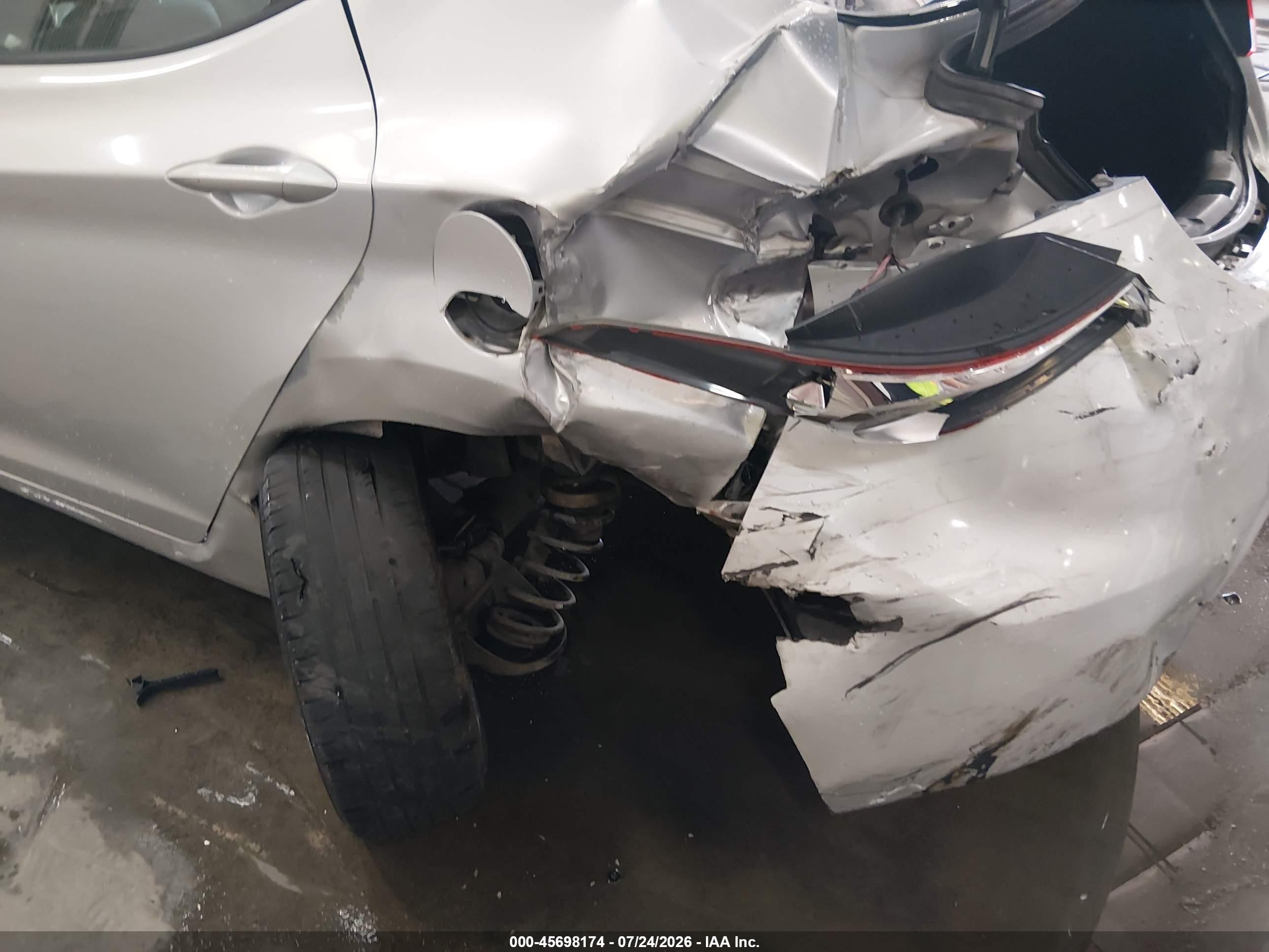 2013 Hyundai Elantra Gls Серебряный vin: KMHDH4AE7DU606658