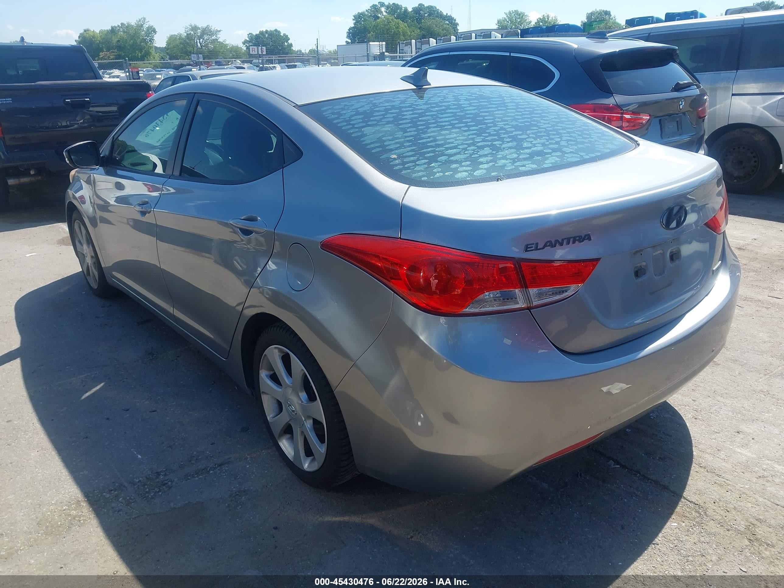 2013 Hyundai Elantra Limited Silver vin: KMHDH4AE7DU612881
