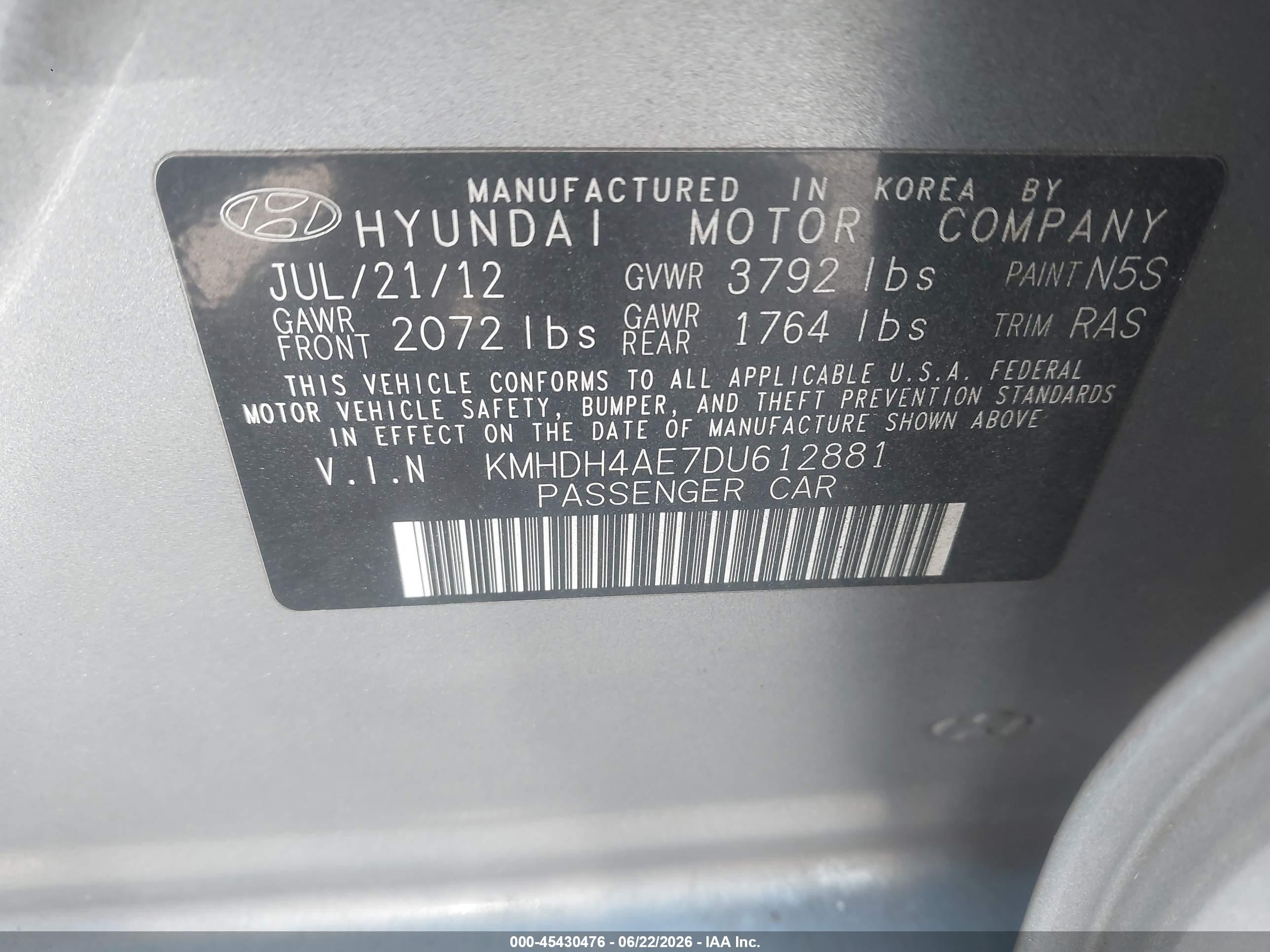 2013 Hyundai Elantra Limited Silver vin: KMHDH4AE7DU612881