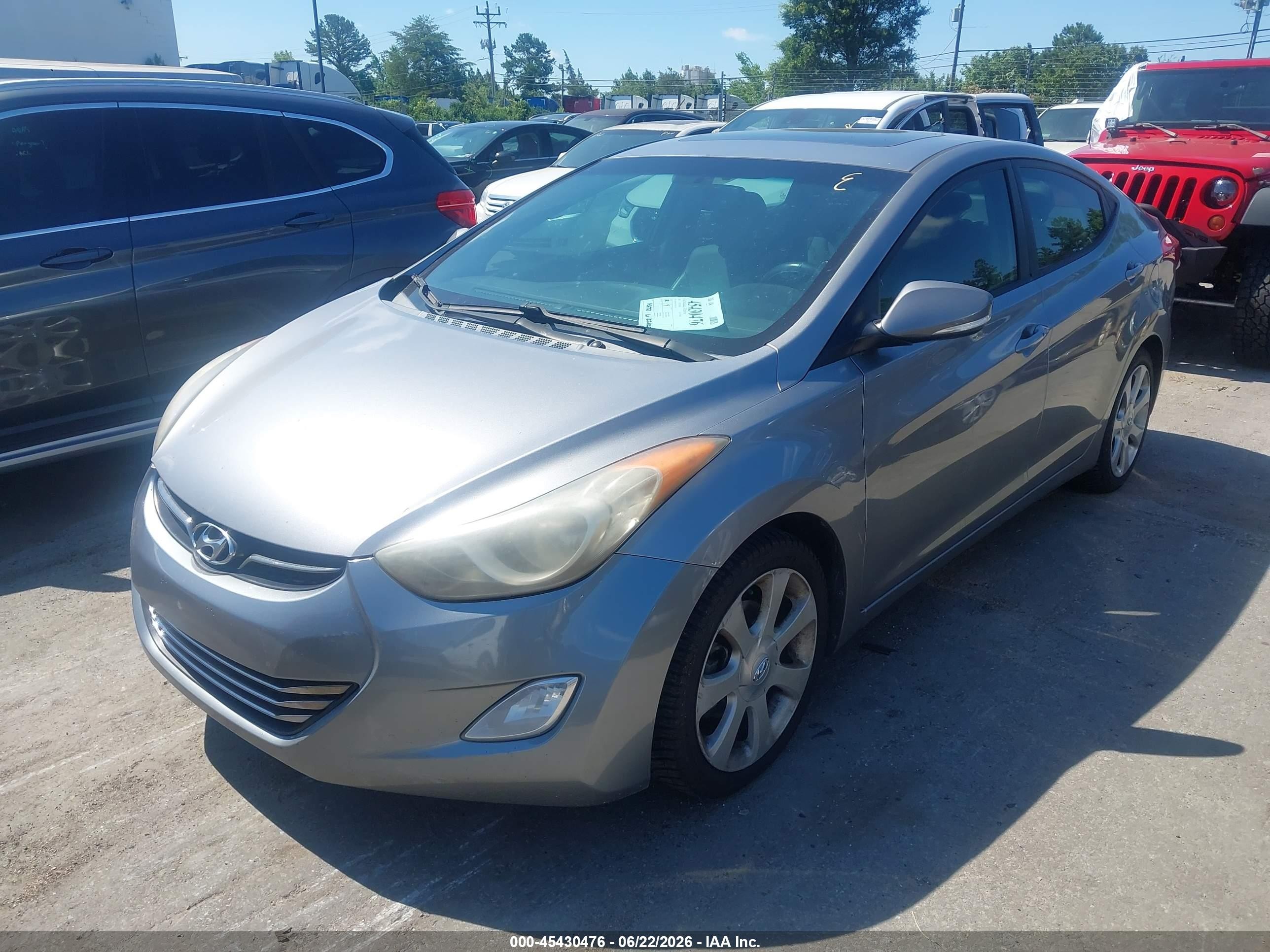 2013 Hyundai Elantra Limited Silver vin: KMHDH4AE7DU612881
