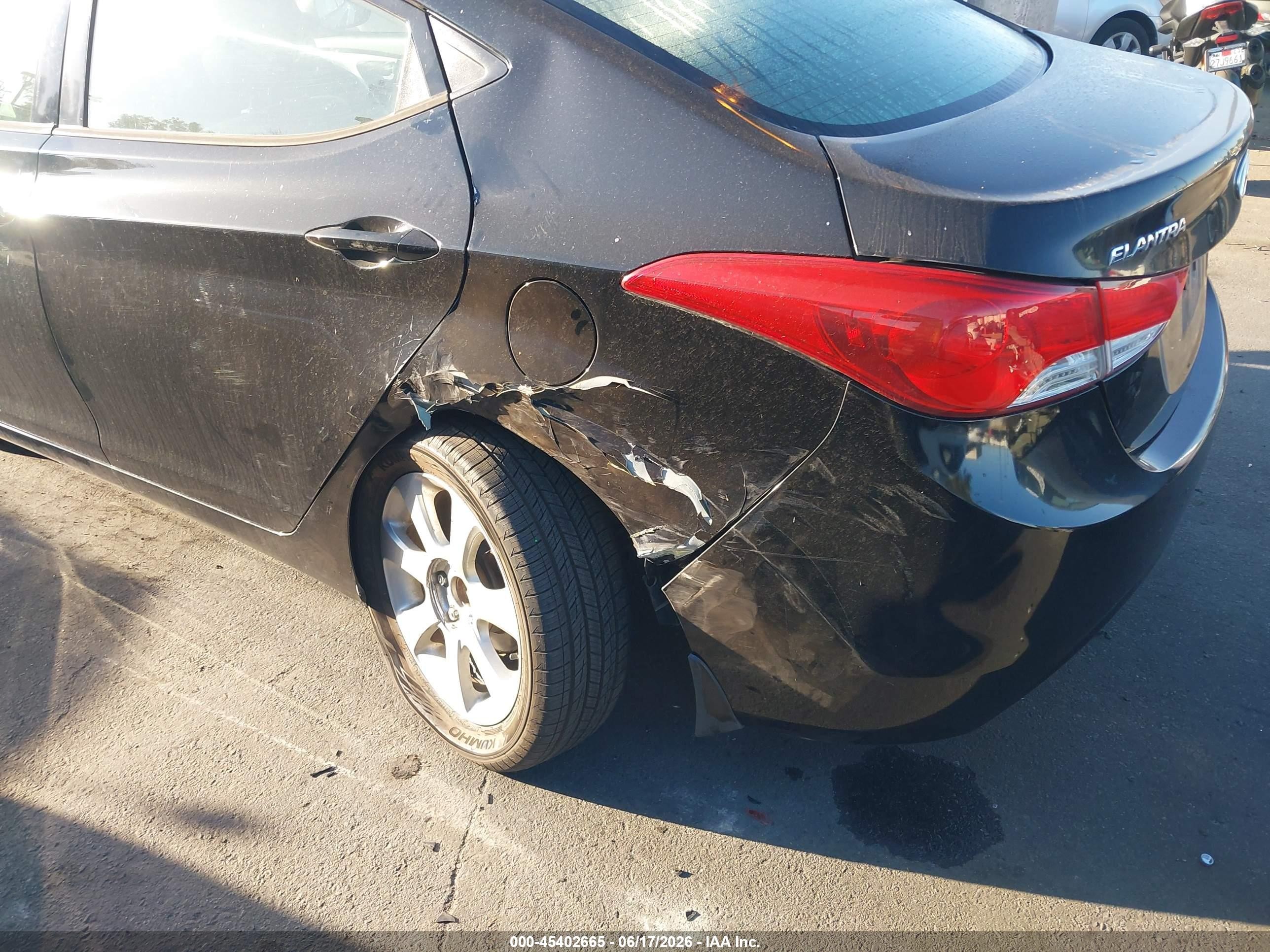 2013 Hyundai Elantra Limited Black vin: KMHDH4AE7DU620771