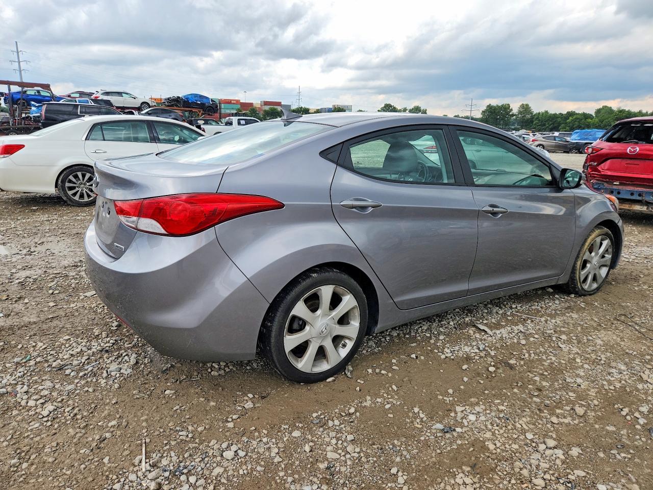 2013 Hyundai Elantra Limited Gray vin: KMHDH4AE7DU635352