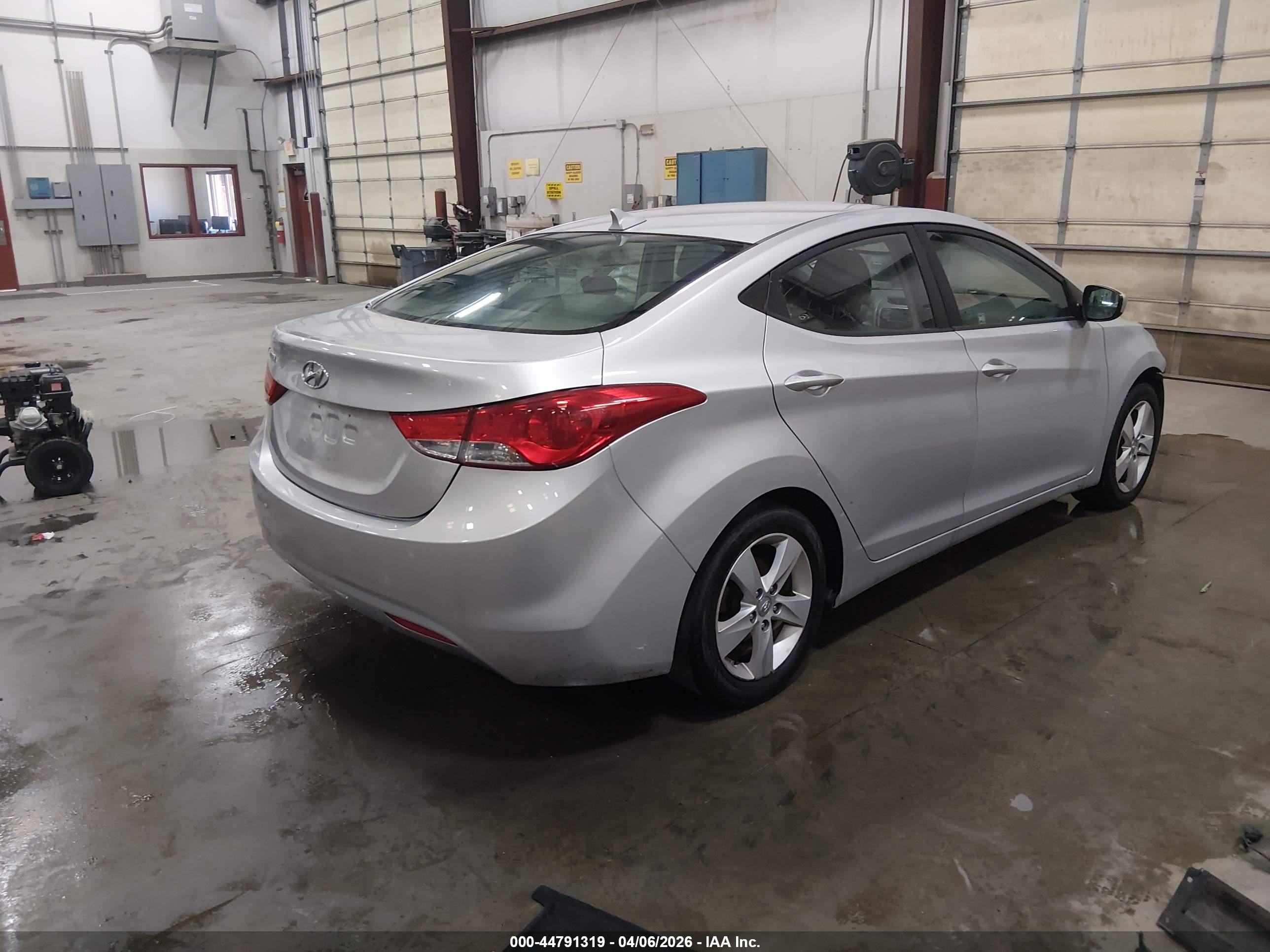 2013 Hyundai Elantra Gls Gray vin: KMHDH4AE7DU727562