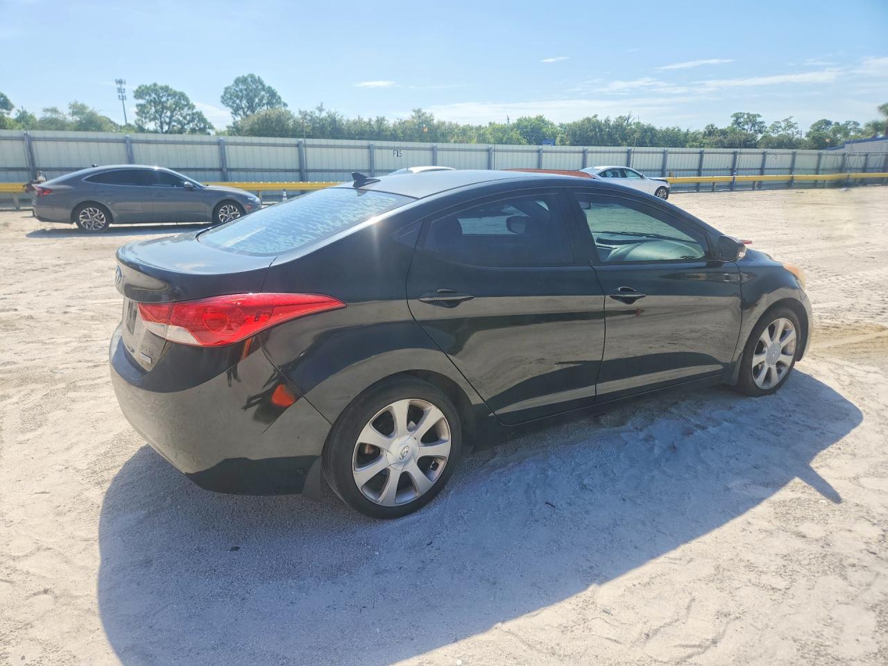 2013 Hyundai Elantra Limited Black vin: KMHDH4AE7DU730364