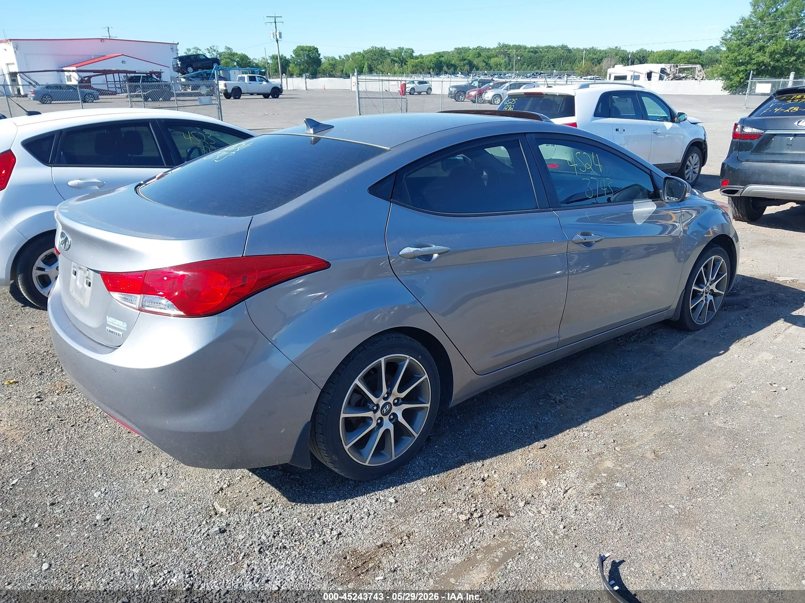 2013 Hyundai Elantra Limited Gray vin: KMHDH4AE7DU738044