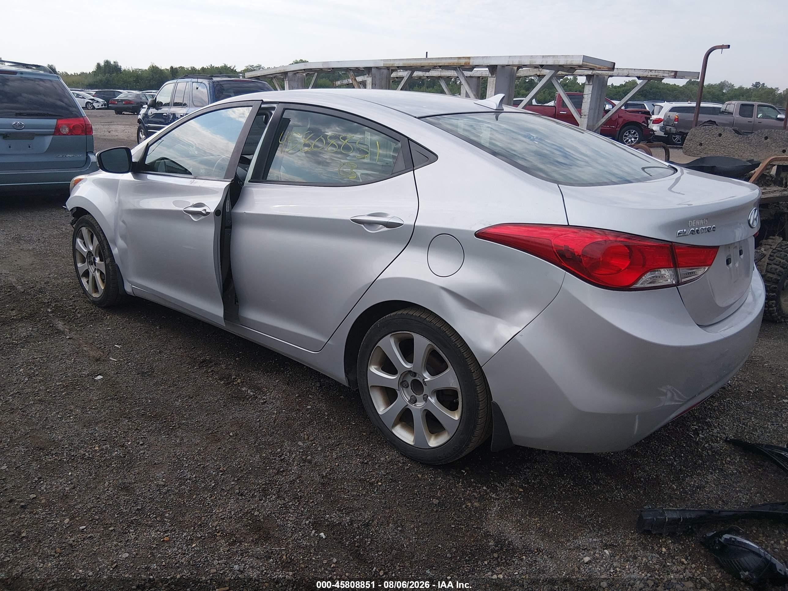 2013 Hyundai Elantra Limited Silver vin: KMHDH4AE7DU748265