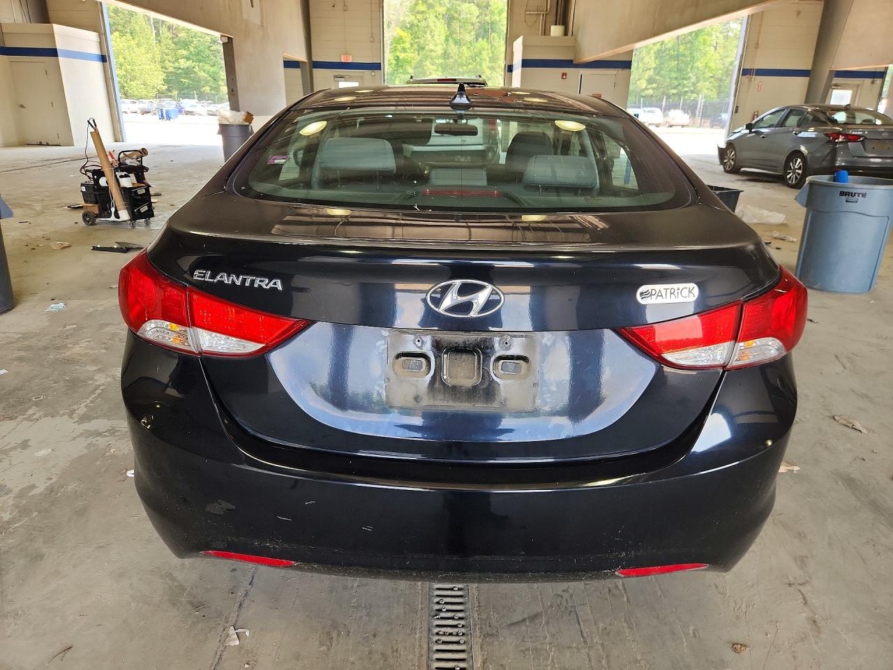 2013 Hyundai Elantra Black vin: KMHDH4AE7DU824972