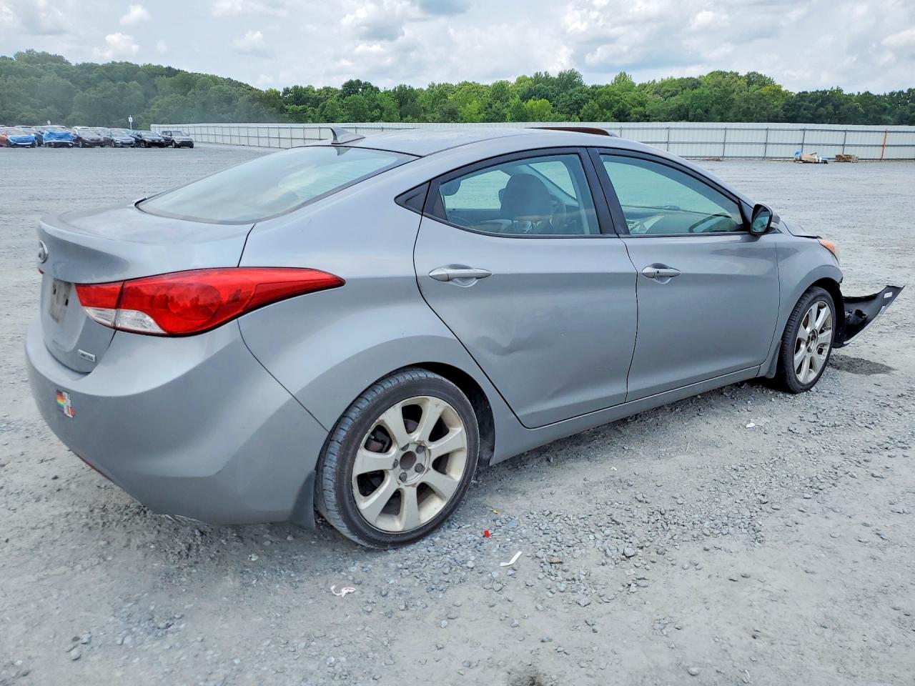 2013 Hyundai Elantra Limited Silver vin: KMHDH4AE7DU856255