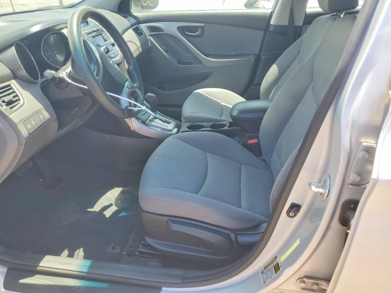 2013 Hyundai Elantra Серебряный vin: KMHDH4AE7DU895038