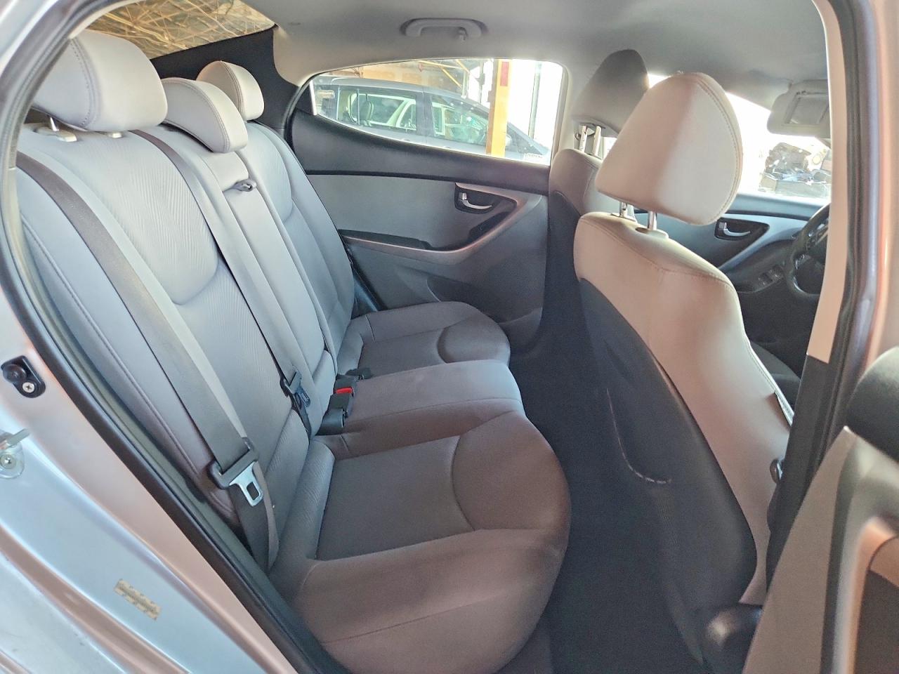 2013 Hyundai Elantra Серебряный vin: KMHDH4AE7DU895038