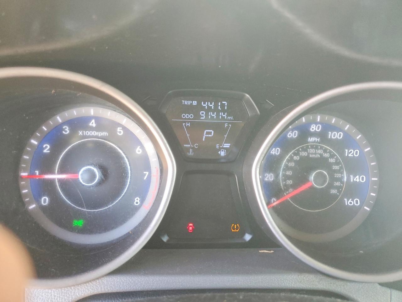 2013 Hyundai Elantra Серебряный vin: KMHDH4AE7DU895038