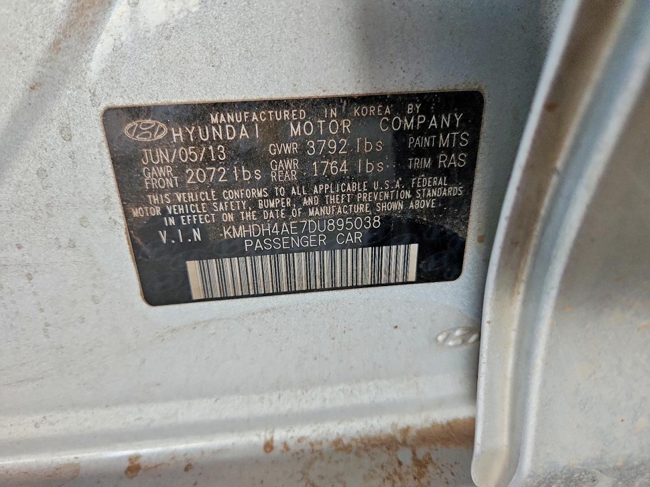 2013 Hyundai Elantra Серебряный vin: KMHDH4AE7DU895038