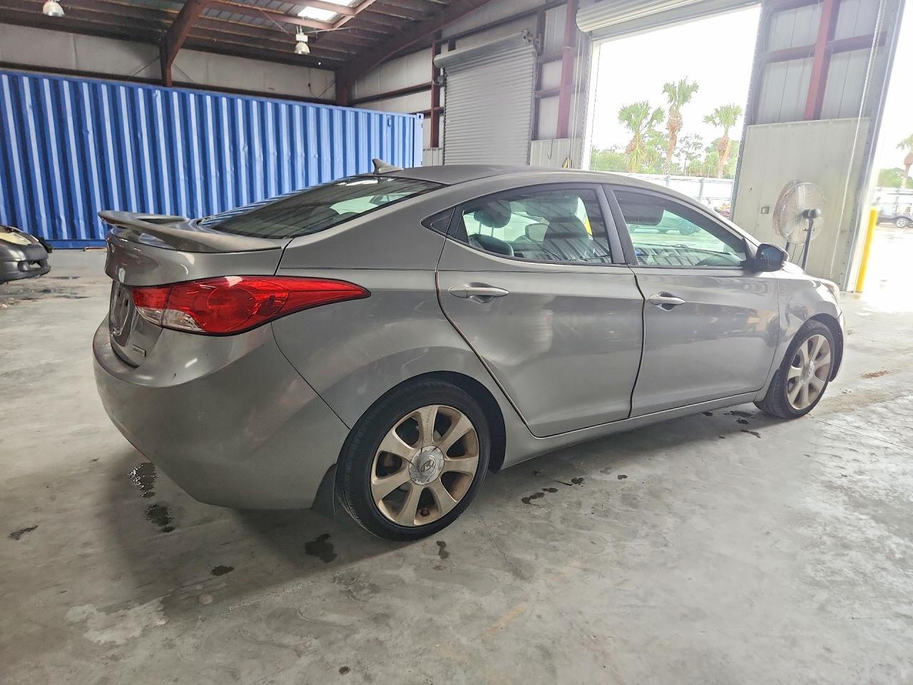 2013 Hyundai Elantra Limited Silver vin: KMHDH4AE7DU919452