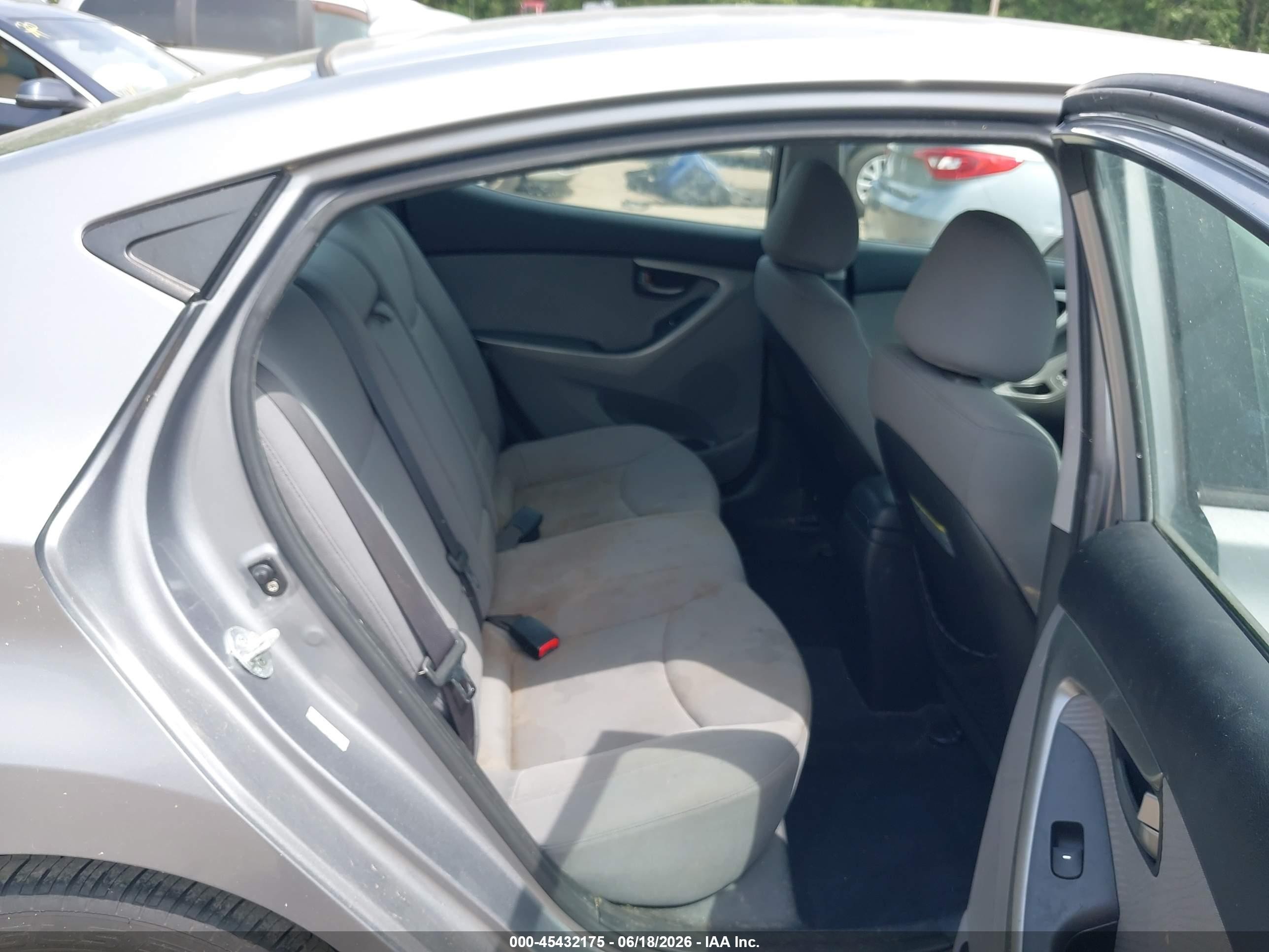2013 Hyundai Elantra Gls Silver vin: KMHDH4AE7DU994197
