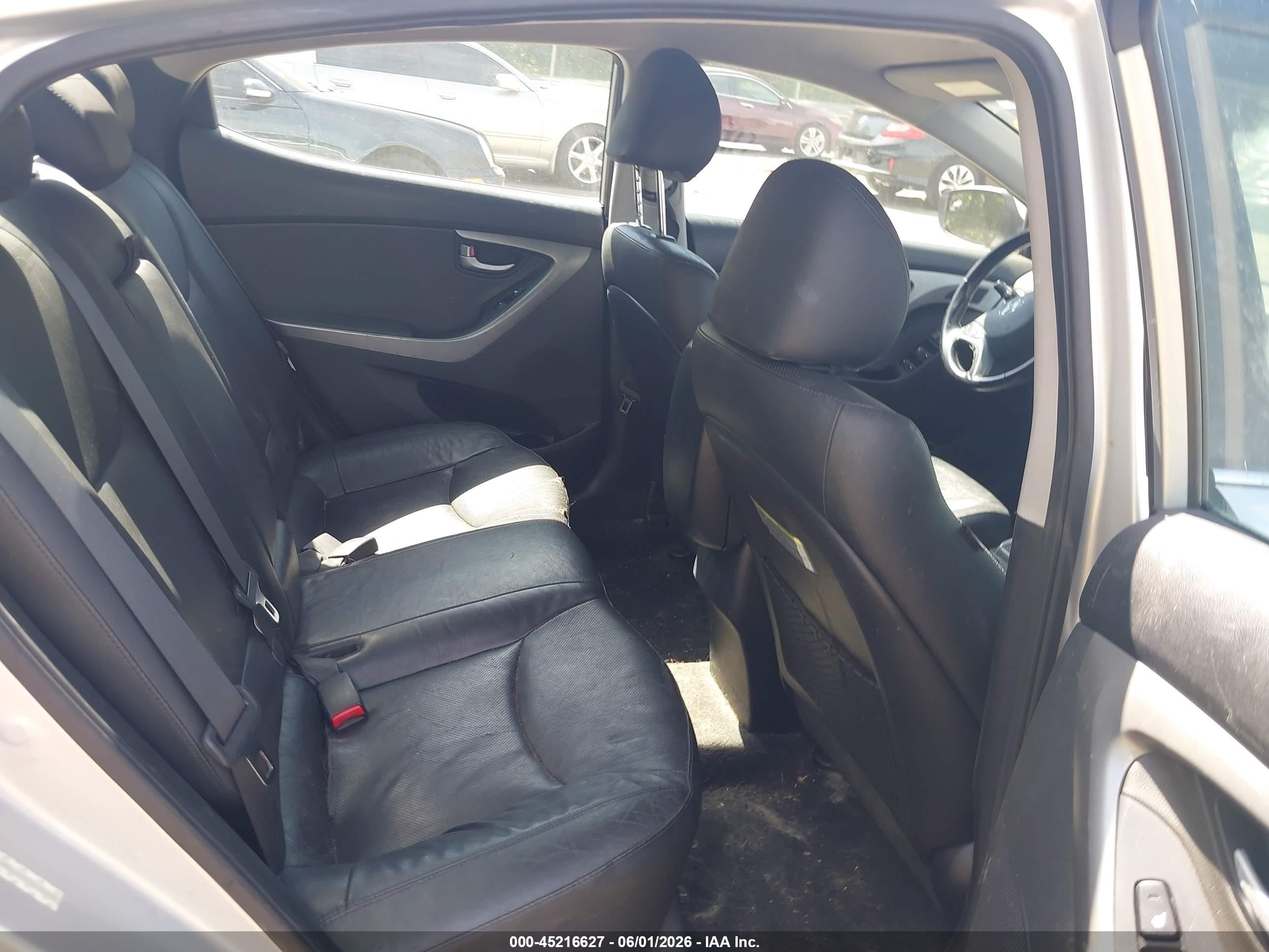 2014 Hyundai Elantra Limited Silver vin: KMHDH4AE7EU106050